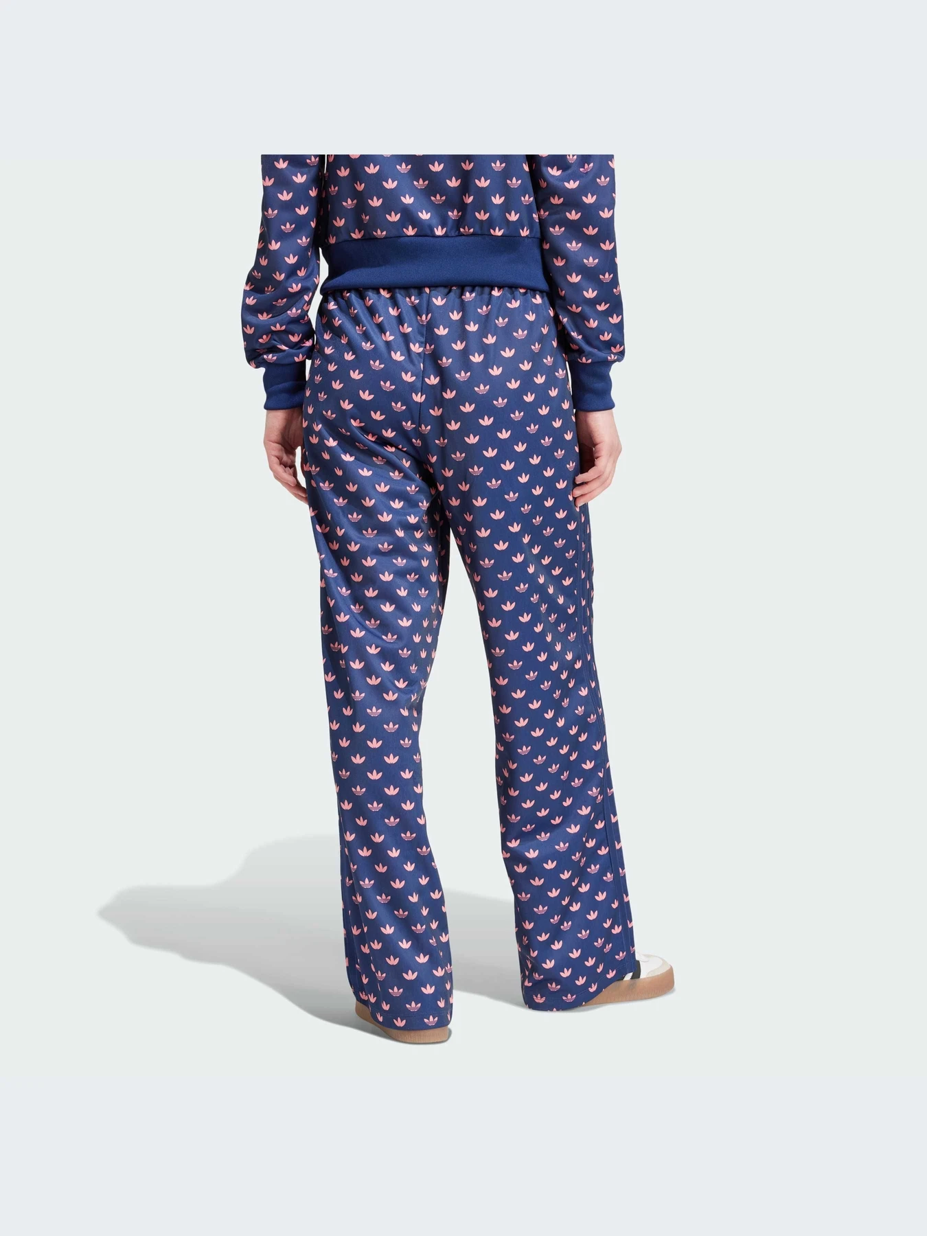 Брюки Adidas Graphics модель IY0326-KZ Брюки Adidas Graphics модель IY0326-KZ Фото