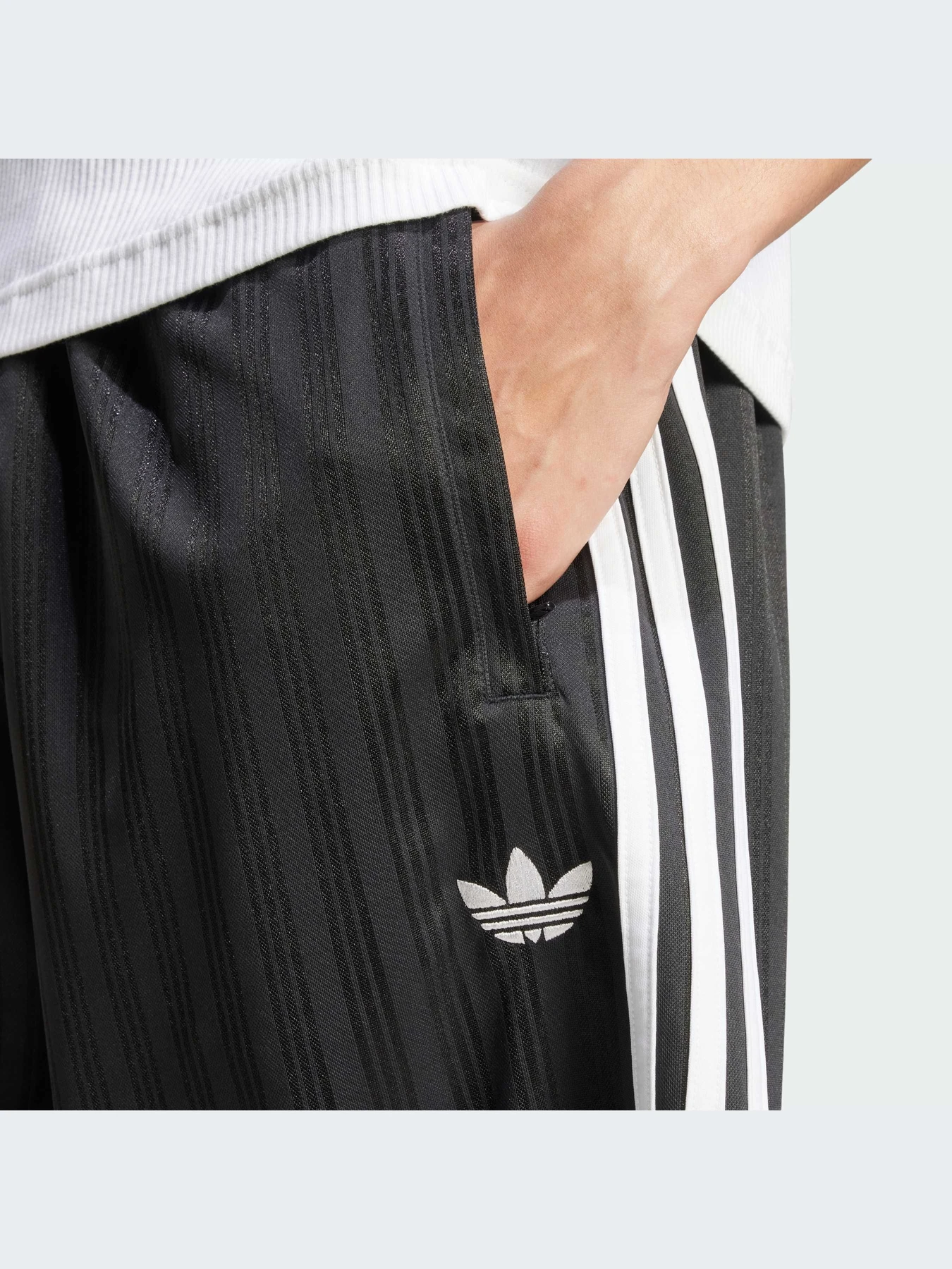 Шорты Adidas Adicolor модель JC6245-KZ Шорты Adidas Adicolor модель JC6245-KZ Фото