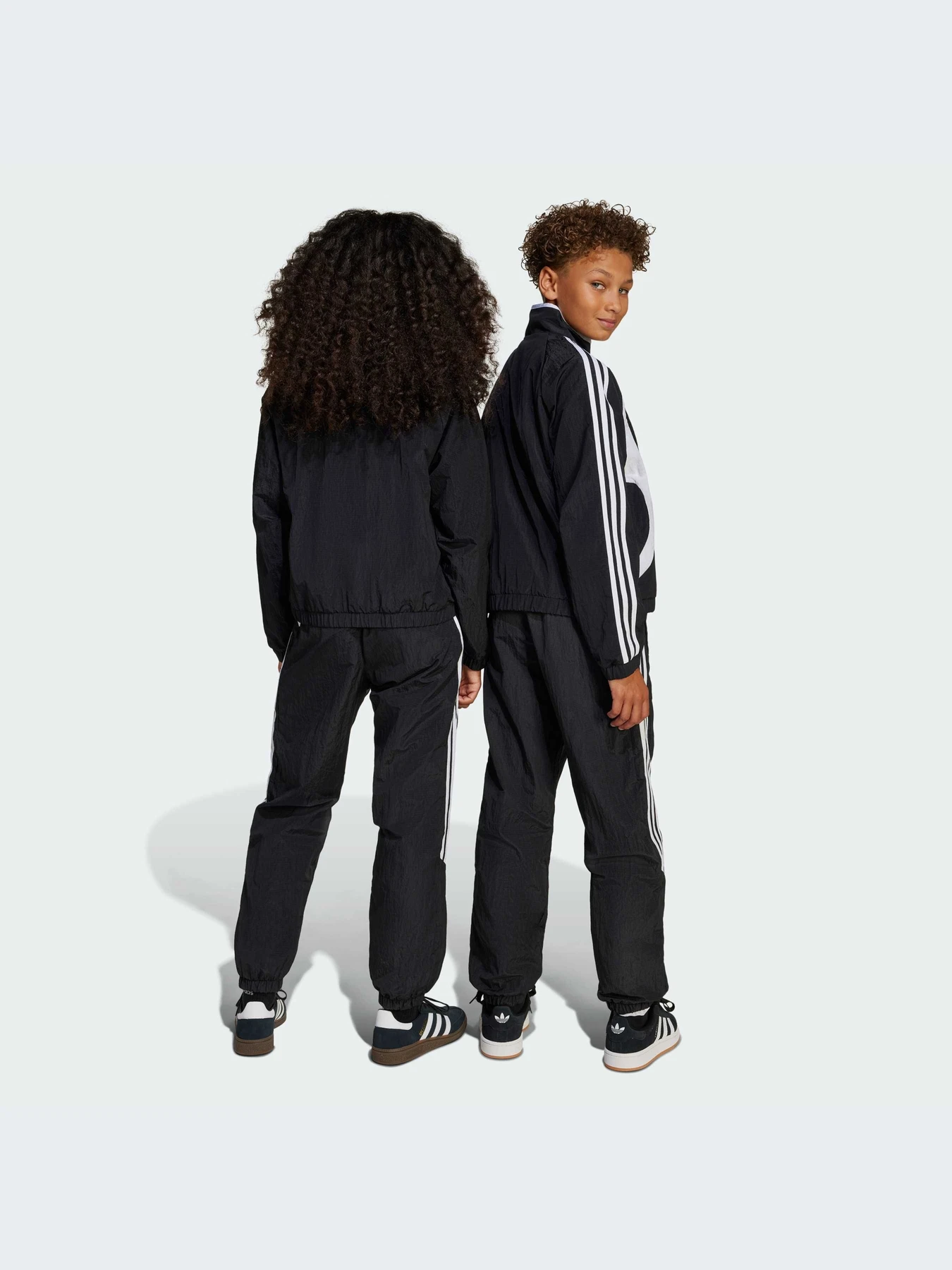 Брюки Adidas Adicolor модель JC9135-KZ Брюки Adidas Adicolor модель JC9135-KZ Фото