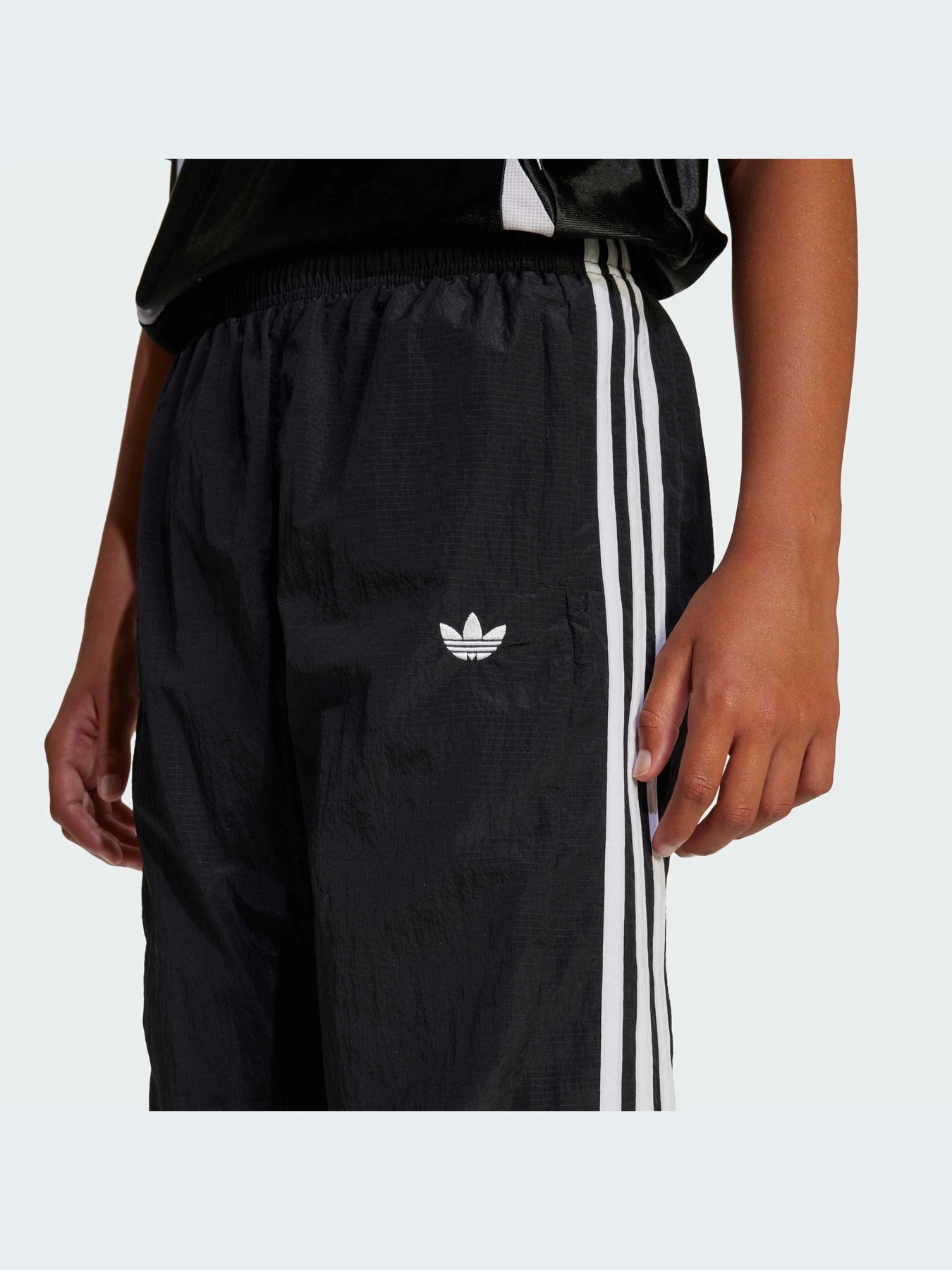 Брюки Adidas Adicolor модель JC9135-KZ Брюки Adidas Adicolor модель JC9135-KZ Фото