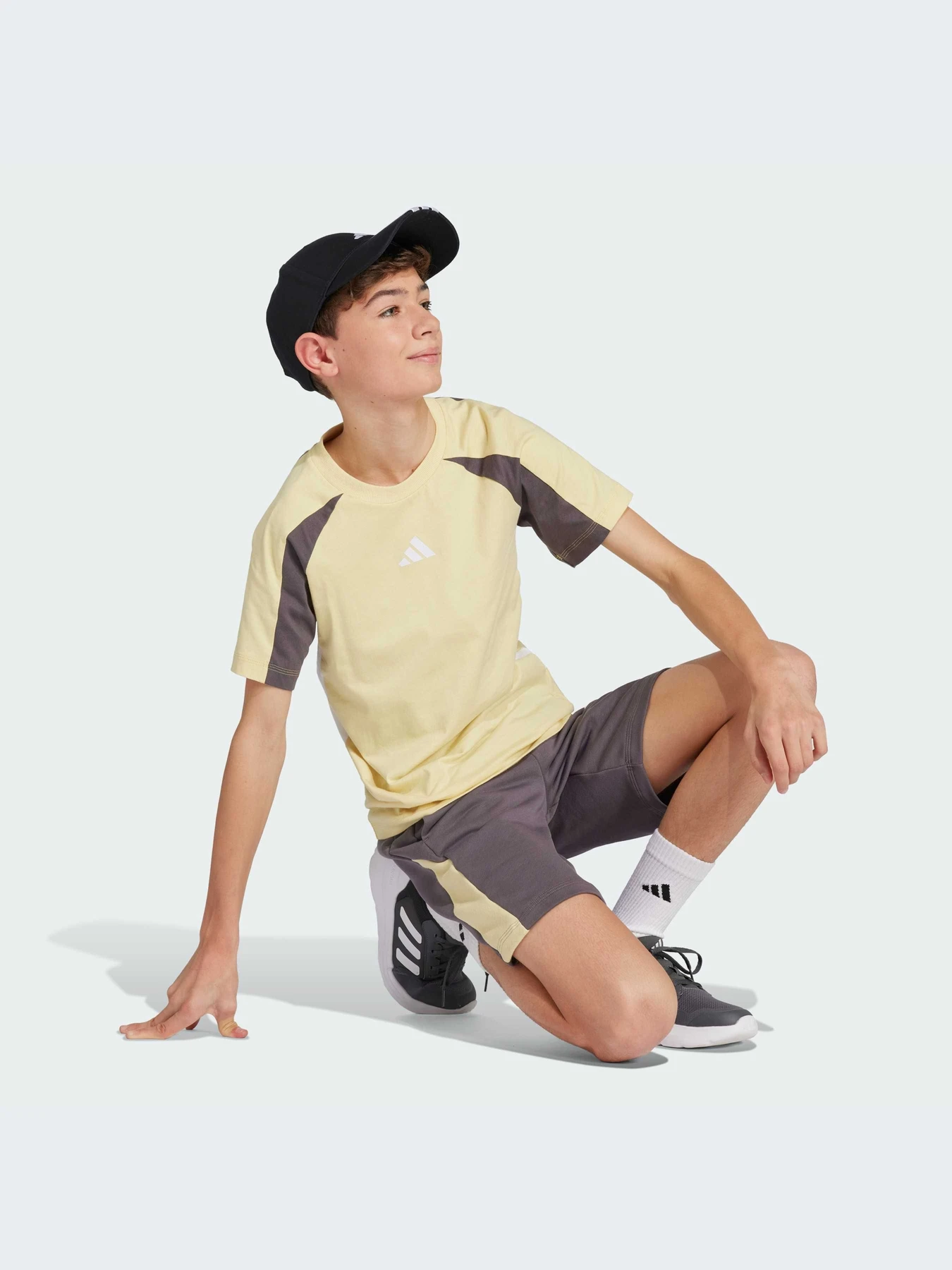 Футболки и поло Adidas модель JC9308-KZ Футболки и поло Adidas модель JC9308-KZ Фото
