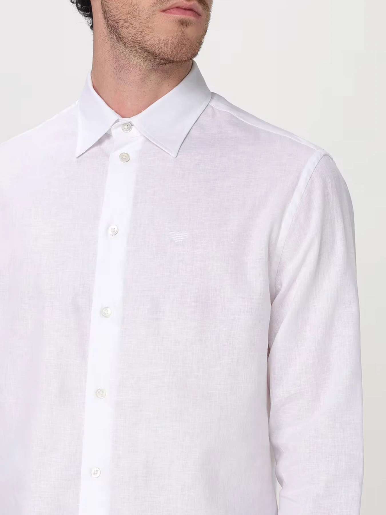 Рубашки Emporio Armani модель EM000099-TE14112-U0002 Рубашки Emporio Armani модель EM000099-TE14112-U0002 Фото