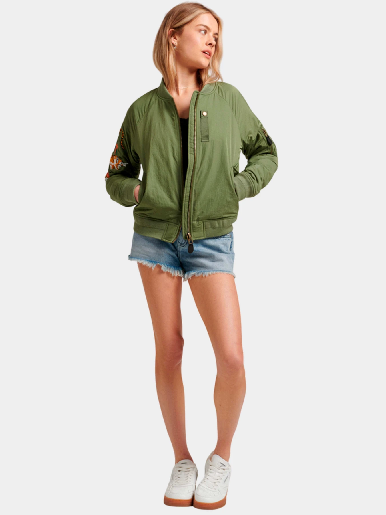 Куртки и дубленки Superdry модель W5011447AZTV Фото