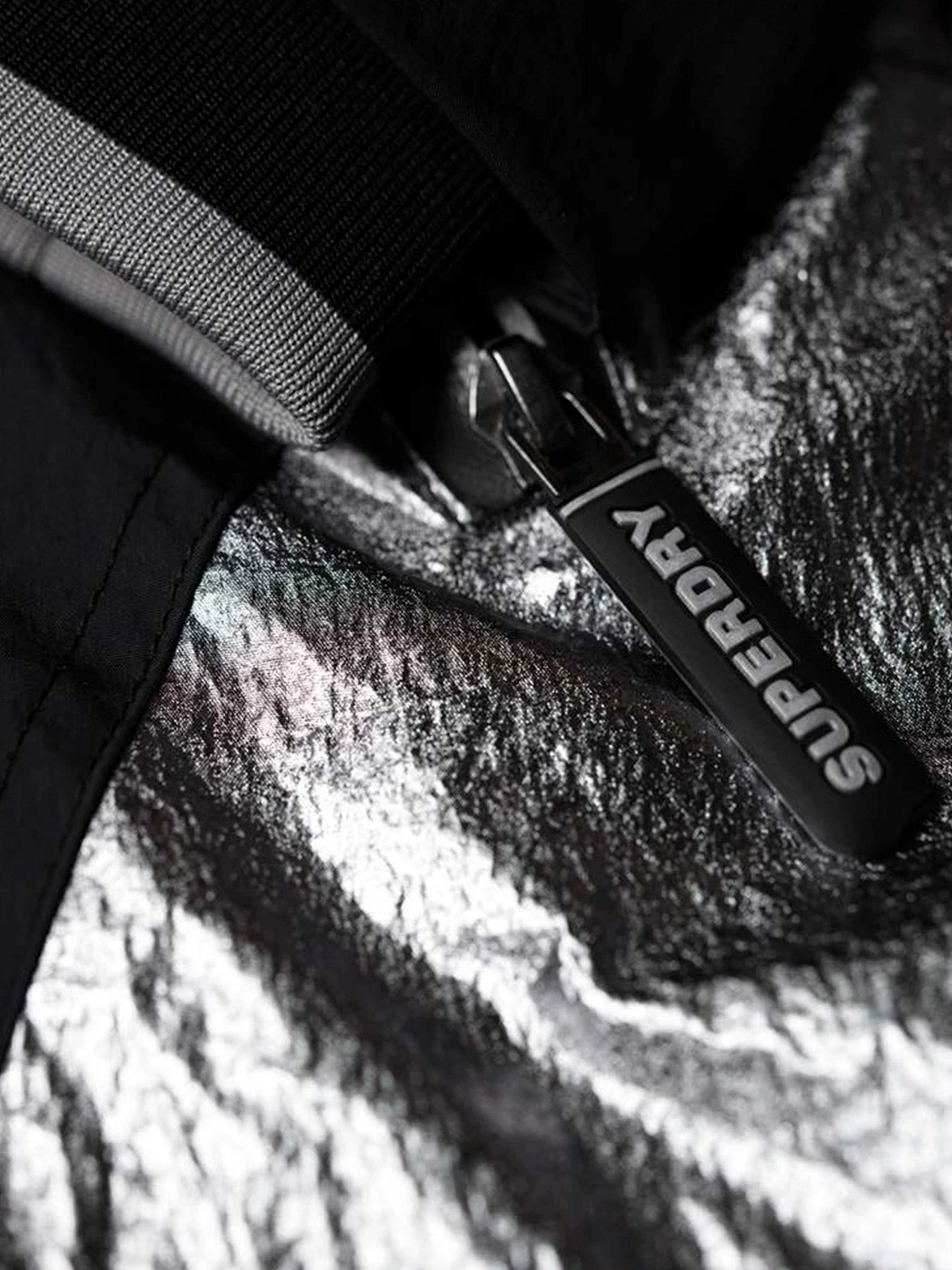 Куртки и дубленки Superdry модель G50101STC24 Фото