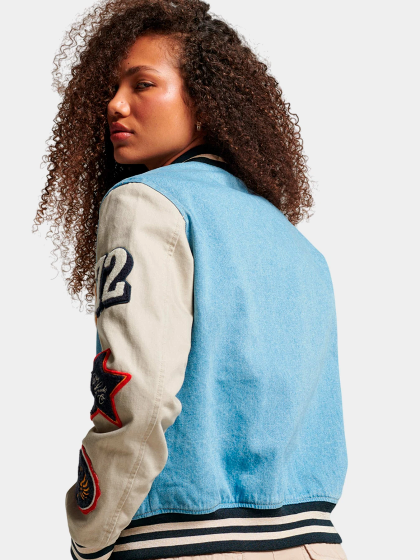 Куртки и дубленки Superdry модель W5011489A8YJ Куртки и дубленки Superdry модель W5011489A8YJ Фото