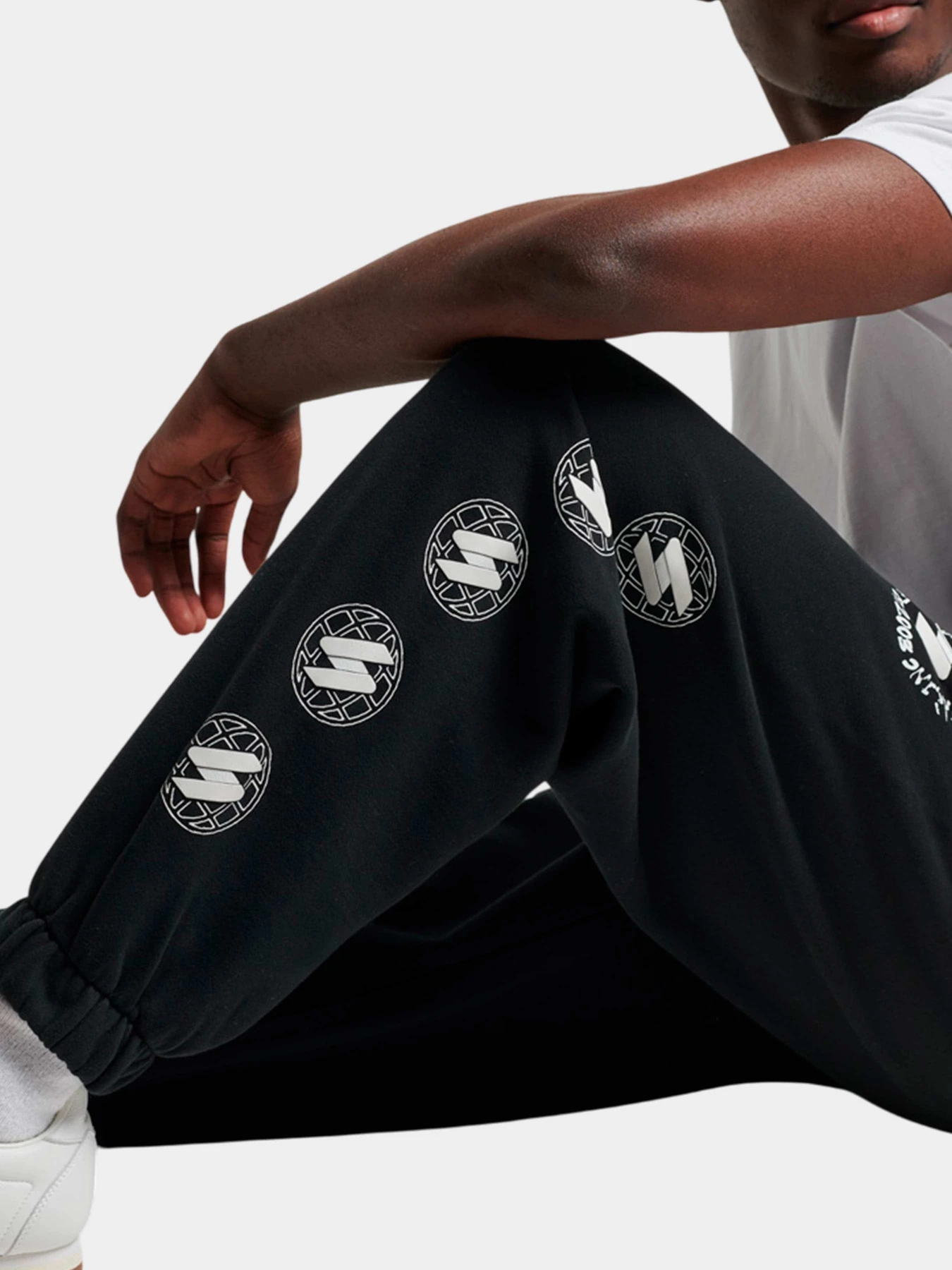 Брюки Superdry модель Y7010144A02A Фото