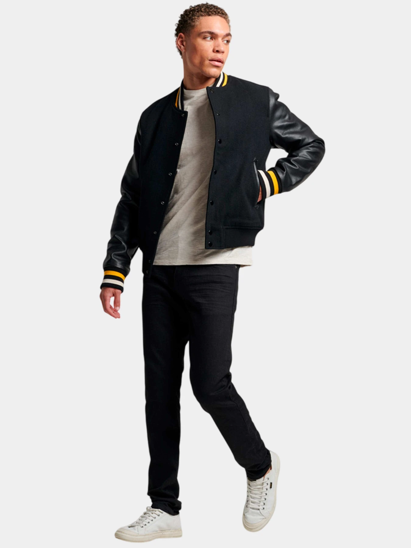 Куртки и дубленки Superdry модель M5011651A06A Куртки и дубленки Superdry модель M5011651A06A Фото