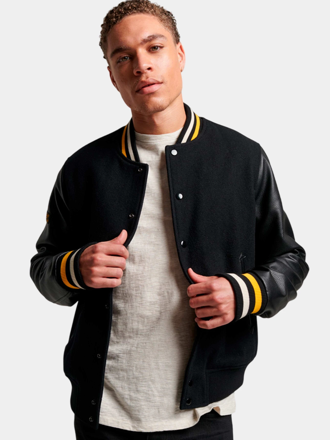 Куртки и дубленки Superdry модель M5011651A06A Куртки и дубленки Superdry модель M5011651A06A Фото