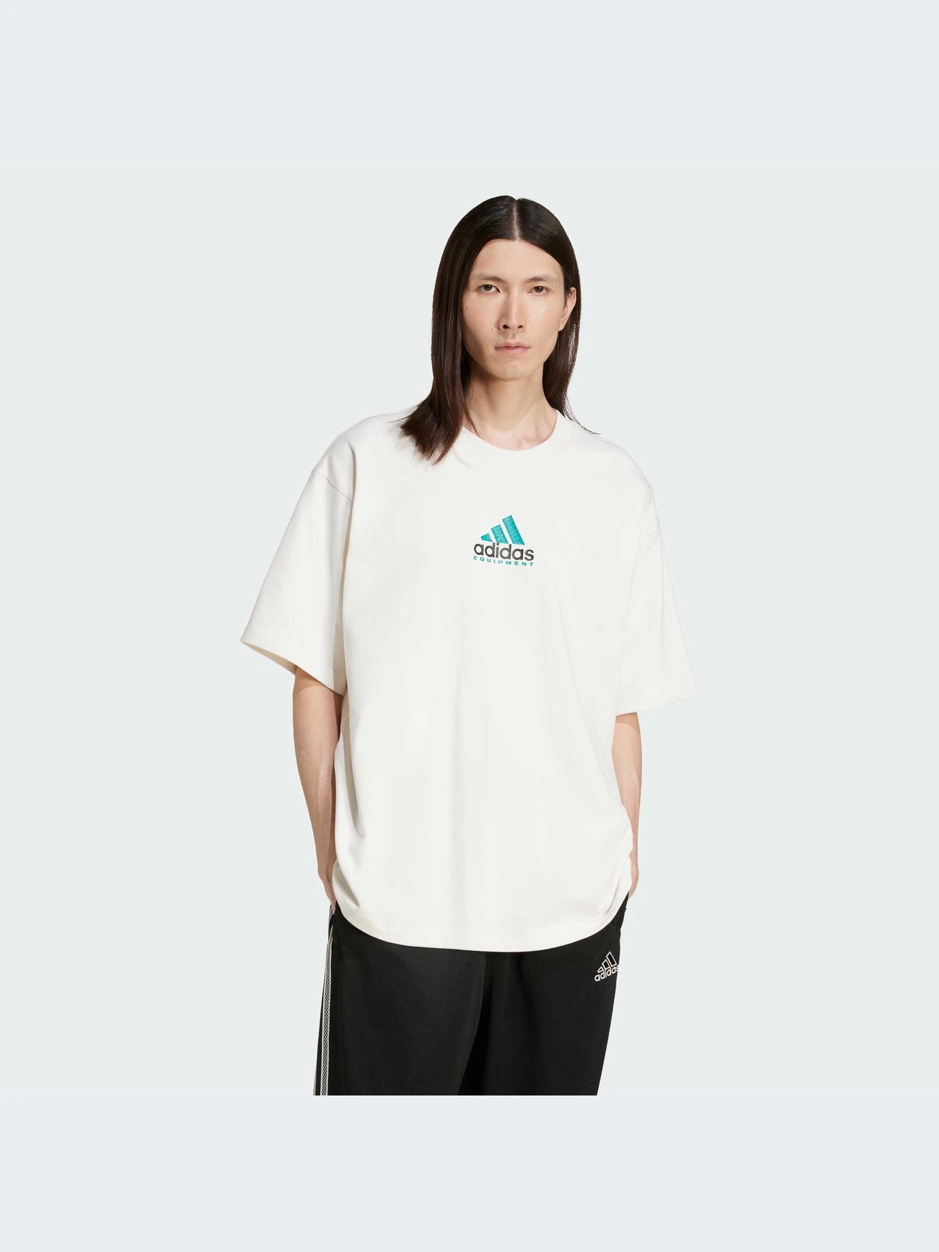 Футболки и поло Adidas Graphics модель JN4845-KZ Футболки и поло Adidas Graphics модель JN4845-KZ Фото