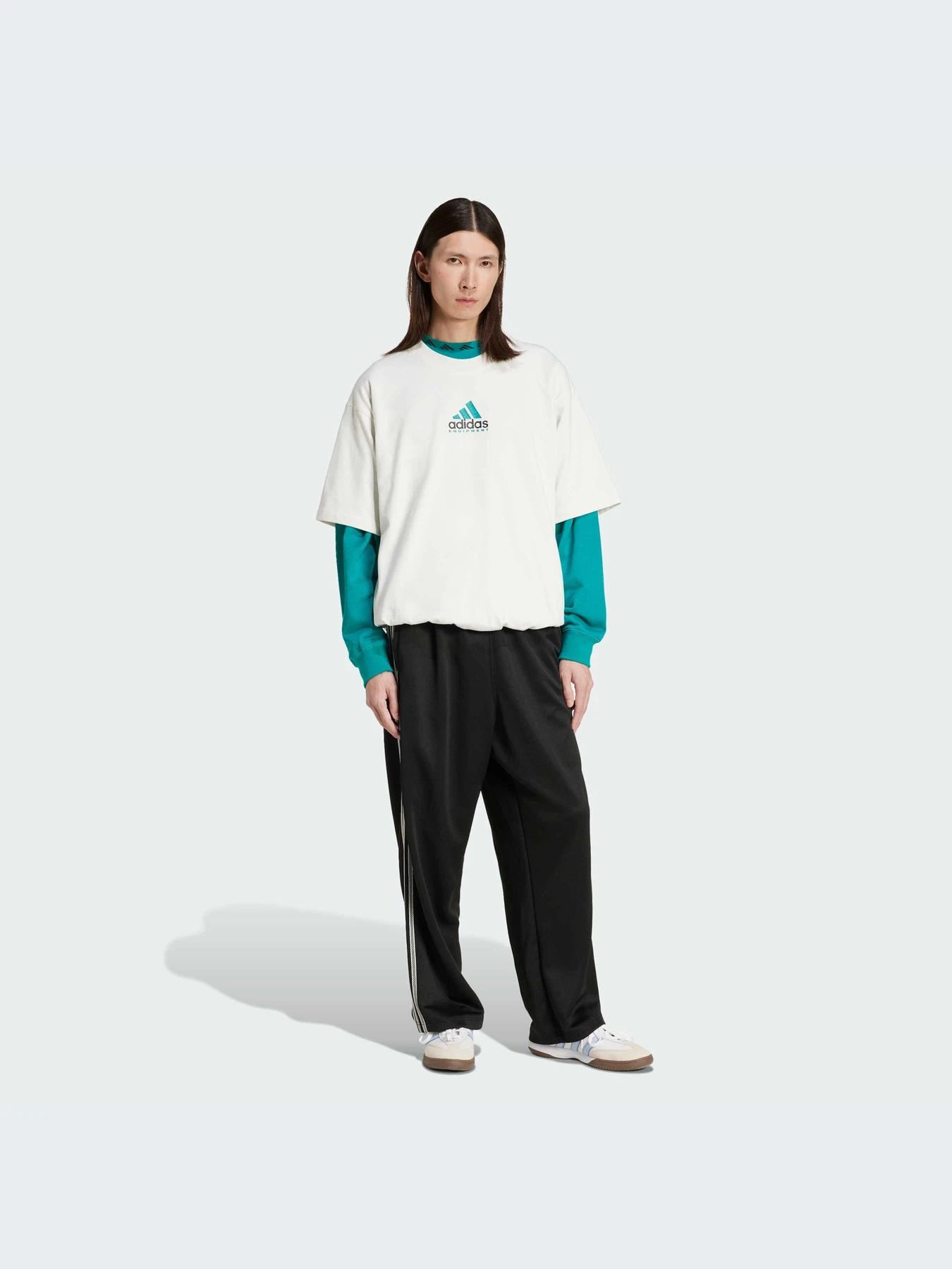 Футболки и поло Adidas Graphics модель JN4845-KZ Футболки и поло Adidas Graphics модель JN4845-KZ Фото