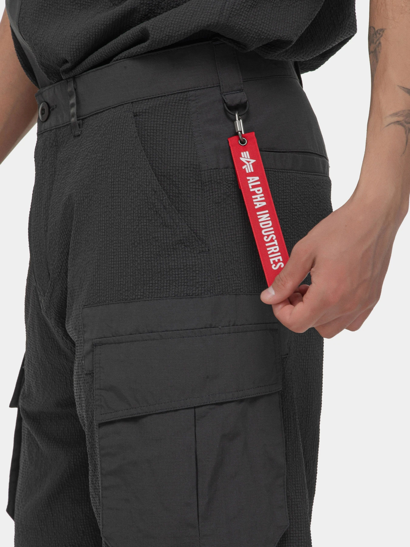 Шорты Alpha Industries модель MBS55000C1_077 Шорты Alpha Industries модель MBS55000C1_077 Фото