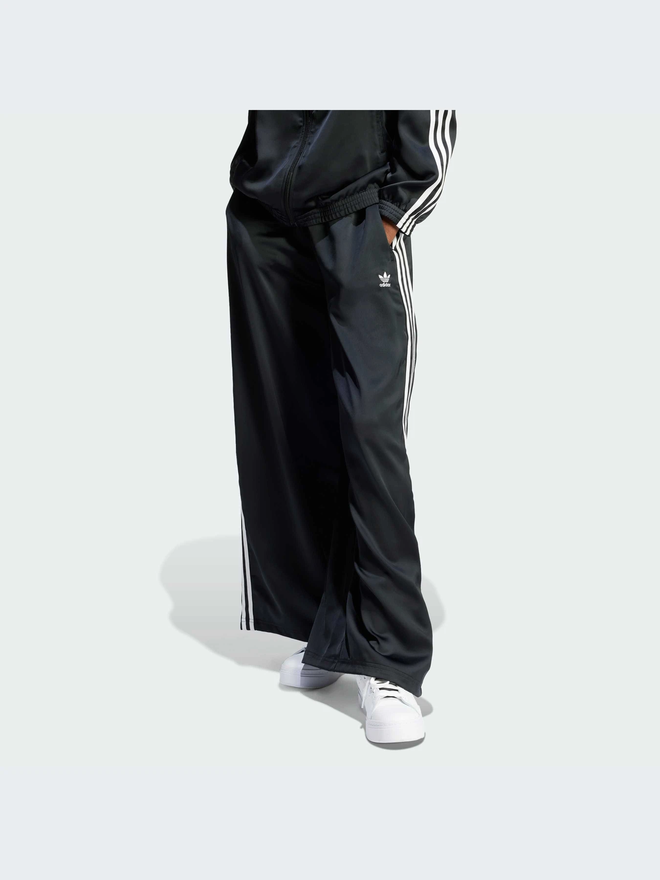 Брюки Adidas Adicolor модель IU2520-KZ Брюки Adidas Adicolor модель IU2520-KZ Фото
