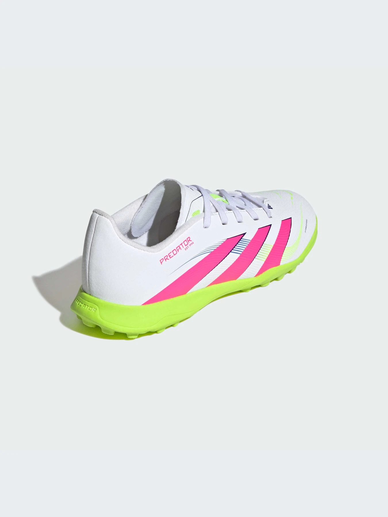 Кроссовки Adidas Predator модель ID3801-KZ Кроссовки Adidas Predator модель ID3801-KZ Фото