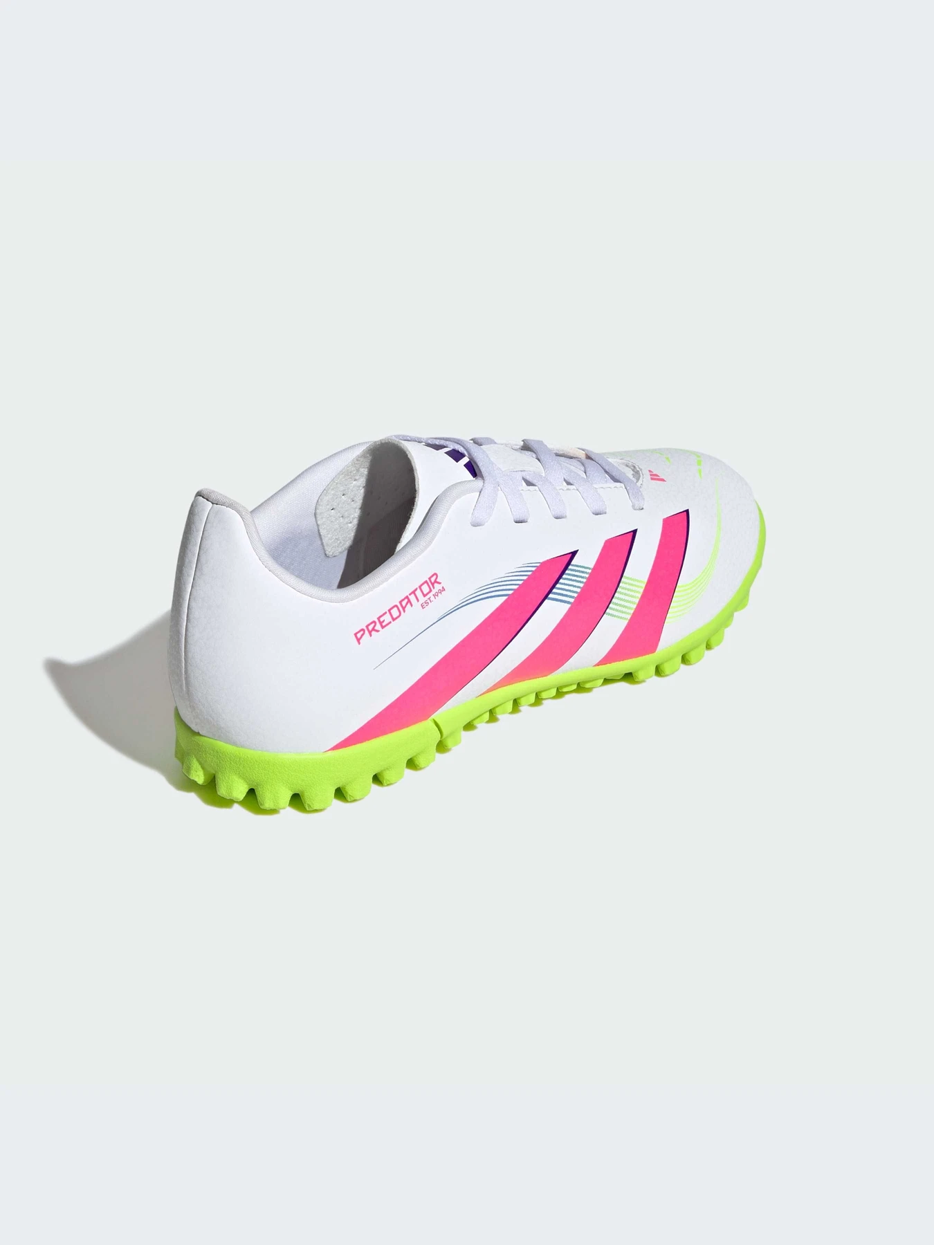 Кроссовки Adidas Predator модель ID3806-KZ Кроссовки Adidas Predator модель ID3806-KZ Фото