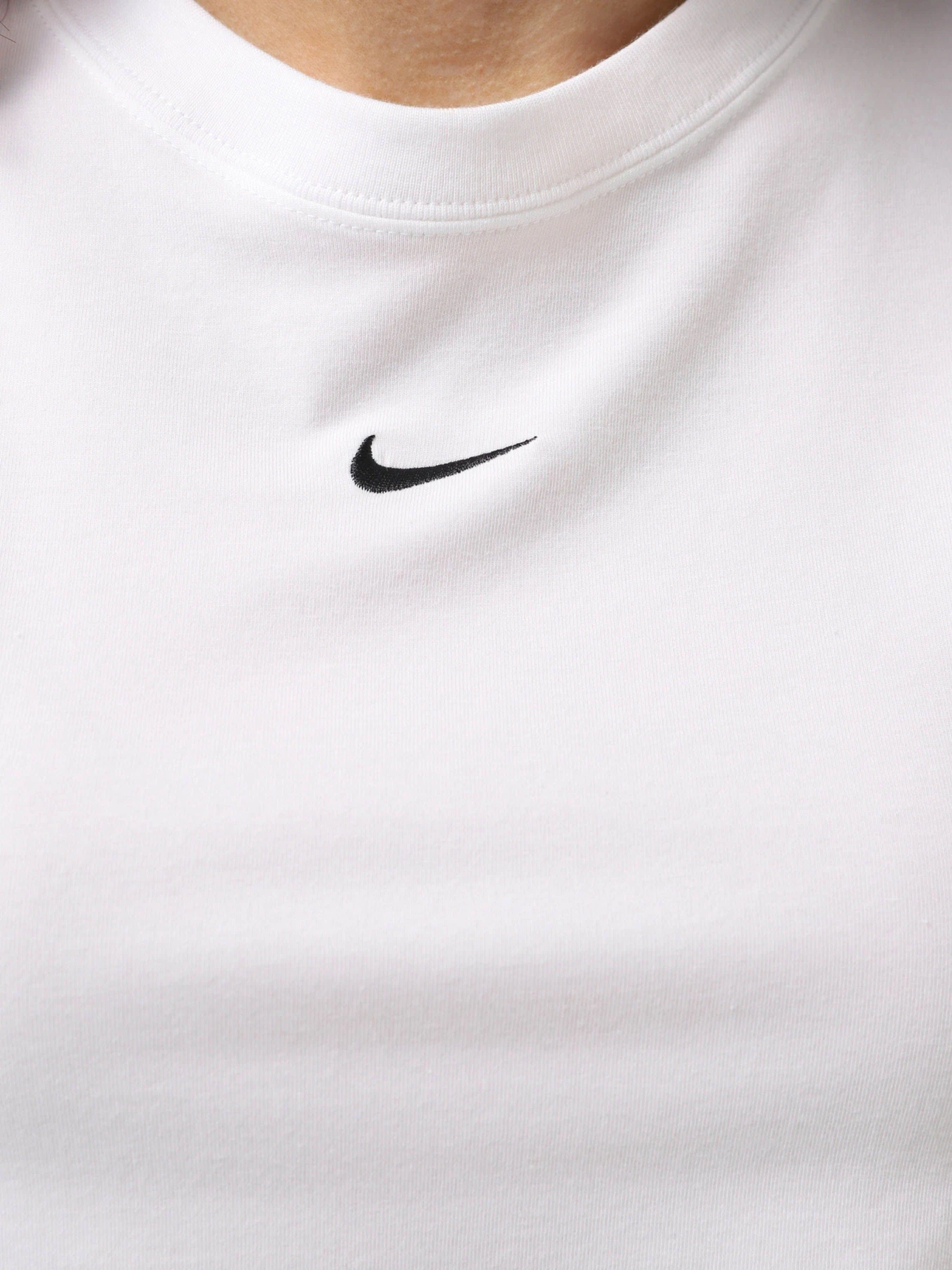 Футболки и поло NIKE модель FV5508-100 Футболки и поло NIKE модель FV5508-100 Фото