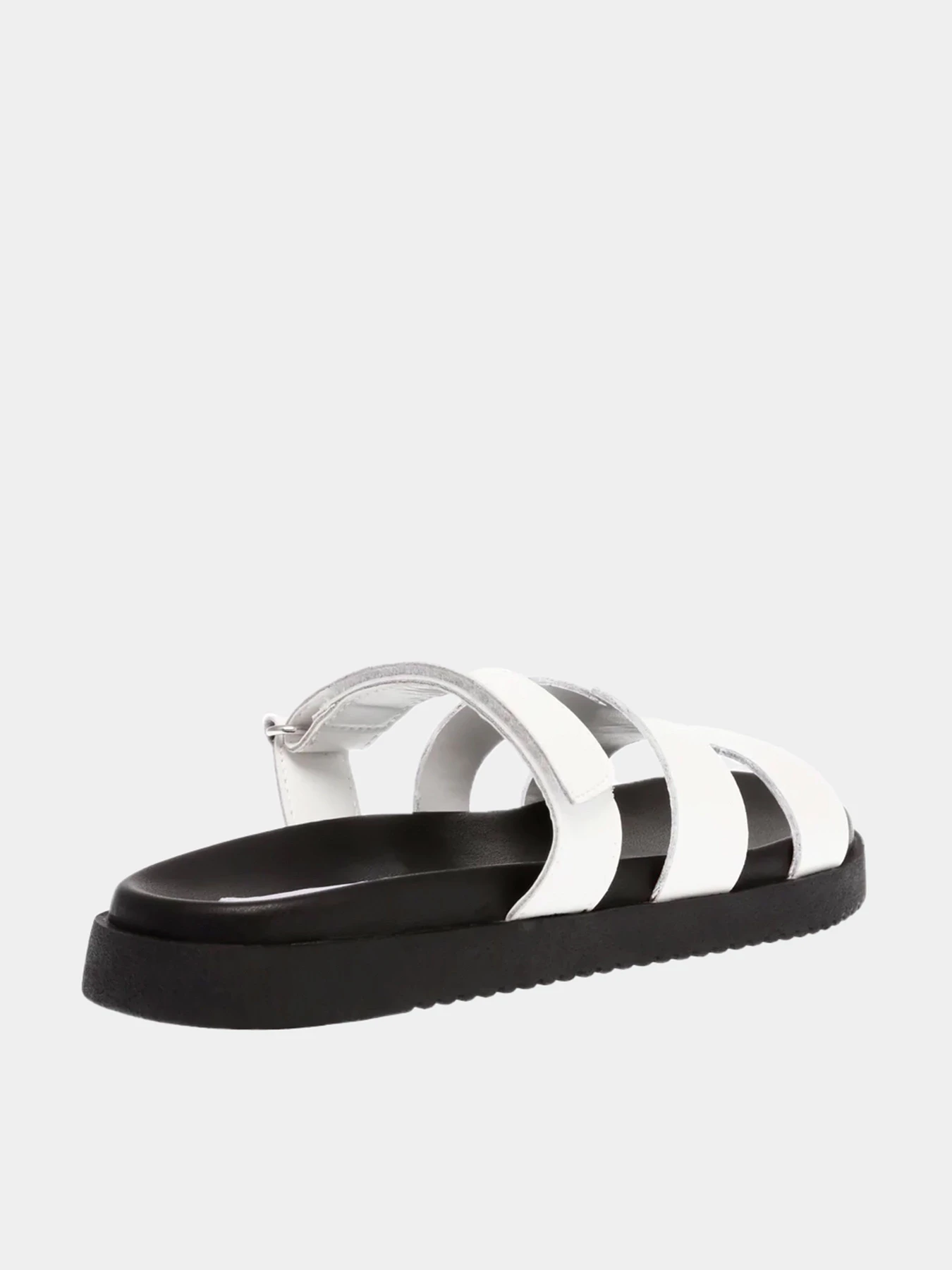 Шлёпанцы Steve Madden модель SM11003028 WHITE ACTION LEATHER Шлёпанцы Steve Madden модель SM11003028 WHITE ACTION LEATHER Фото