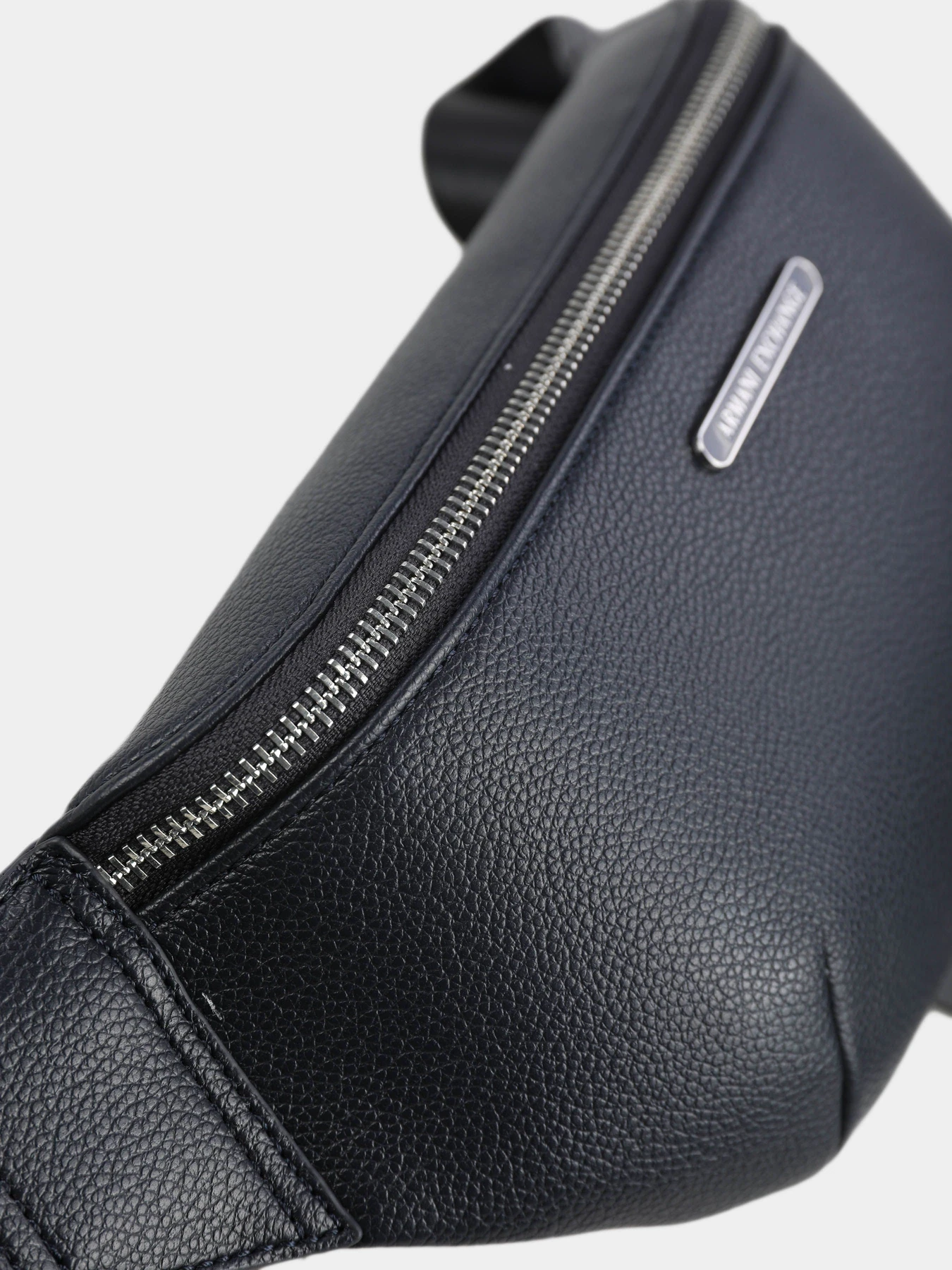 Сумки Armani Exchange модель XM000848-AF12134-UB101 Сумки Armani Exchange модель XM000848-AF12134-UB101 Фото