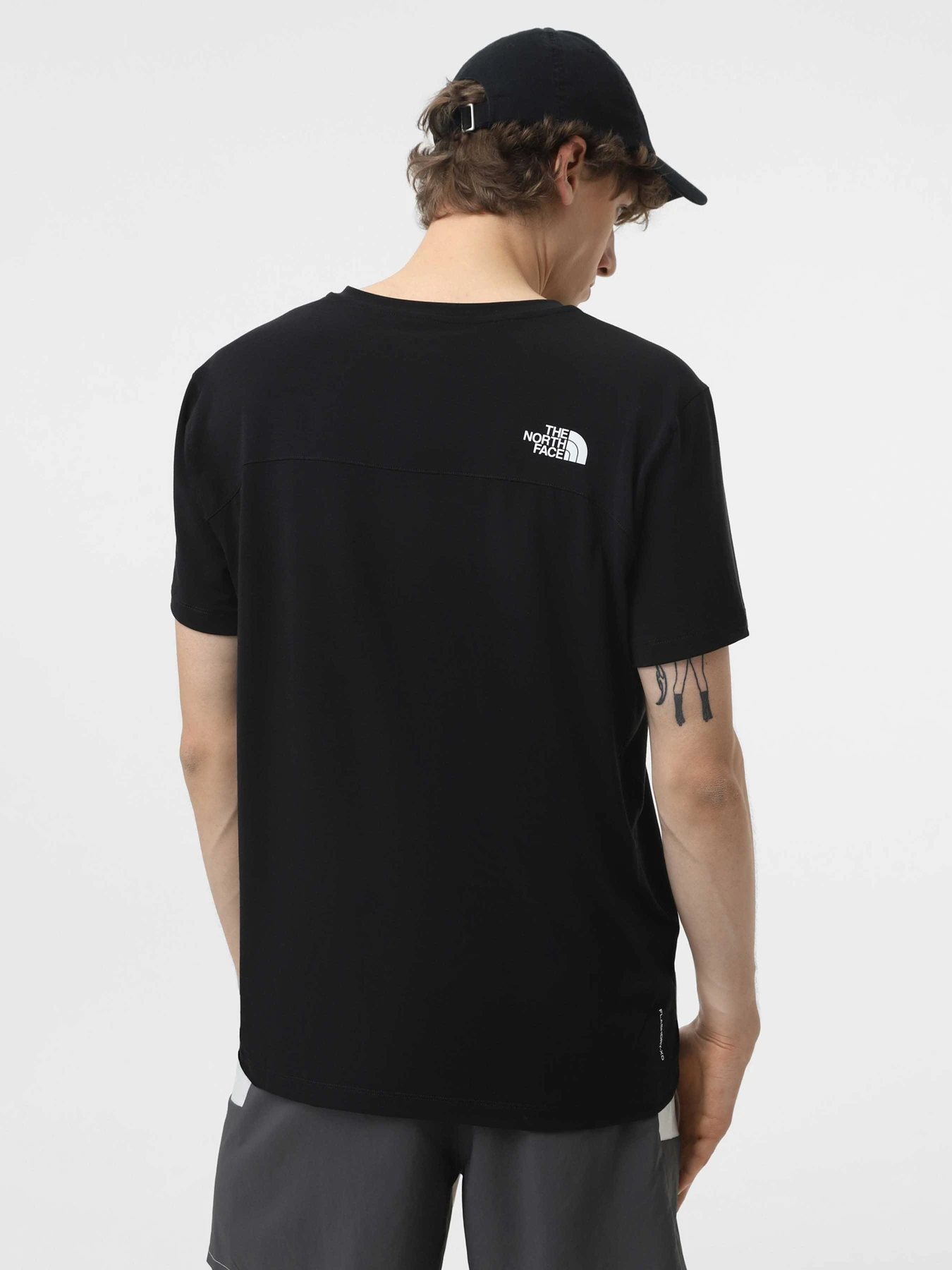 Футболки и поло The North Face модель NF0A87H7JK31 Футболки и поло The North Face модель NF0A87H7JK31 Фото