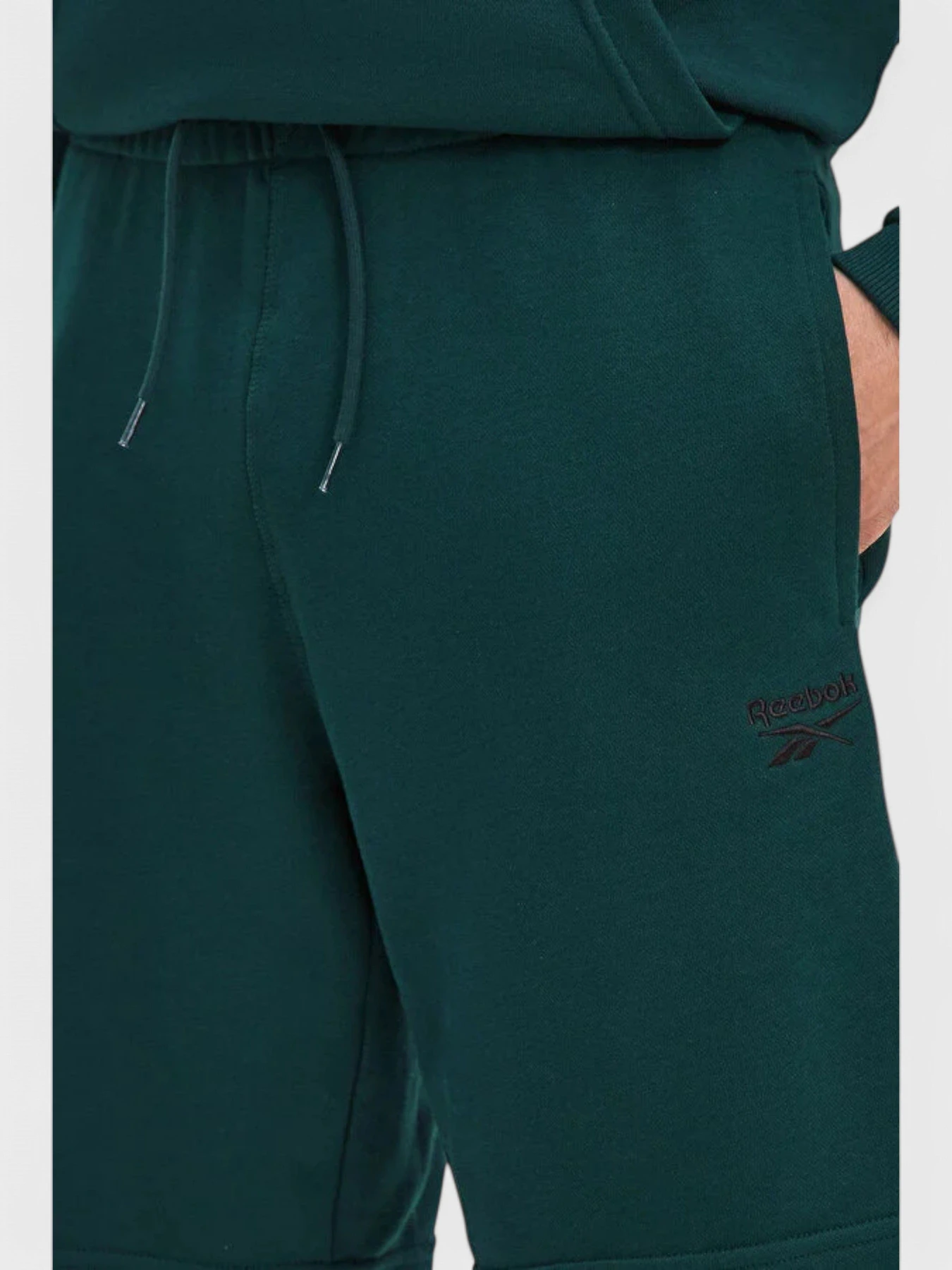 Шорты Reebok модель 102018000 Шорты Reebok модель 102018000 Фото