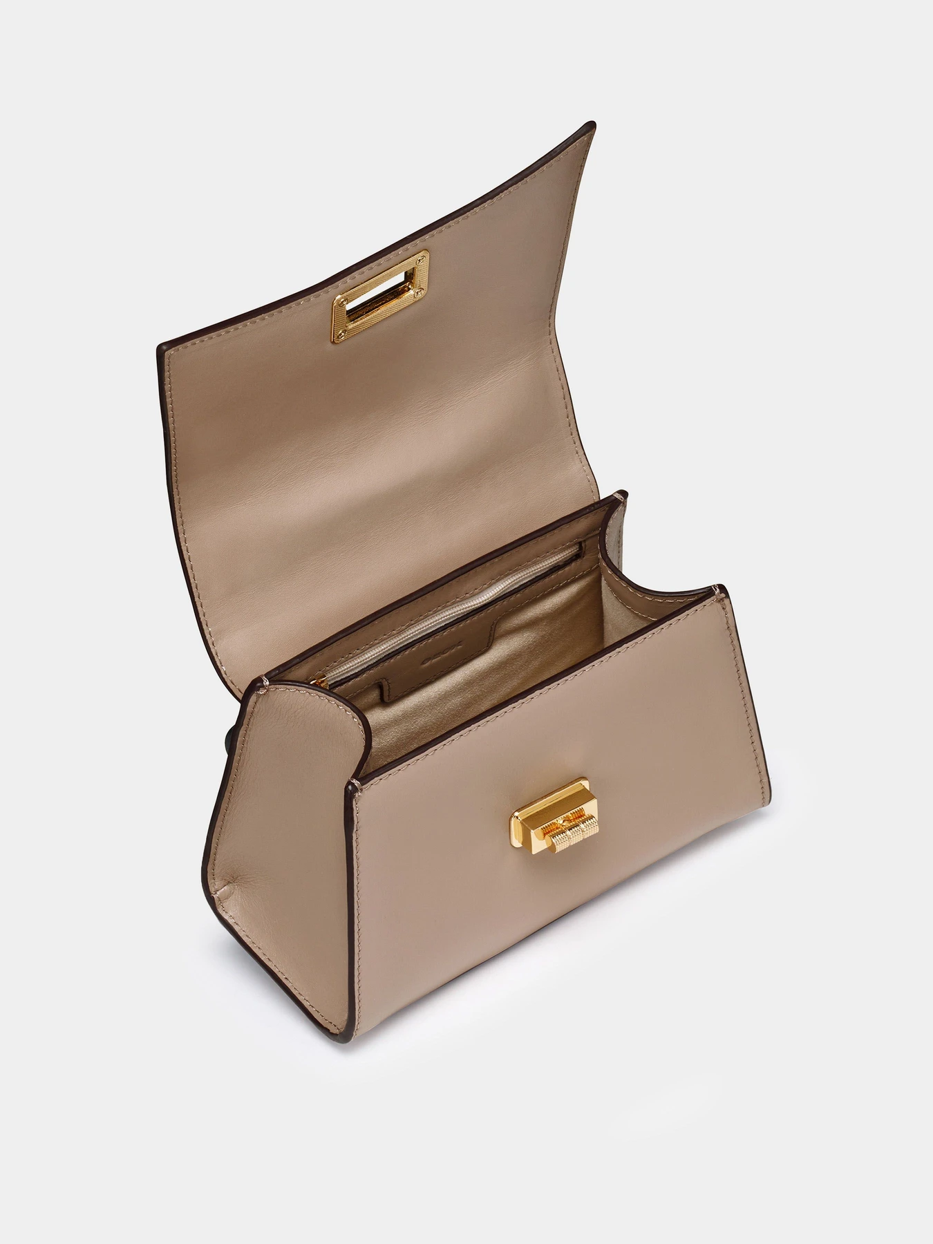 Сумки Geox модель D45K5A-00043-C6738 Сумки Geox модель D45K5A-00043-C6738 Фото