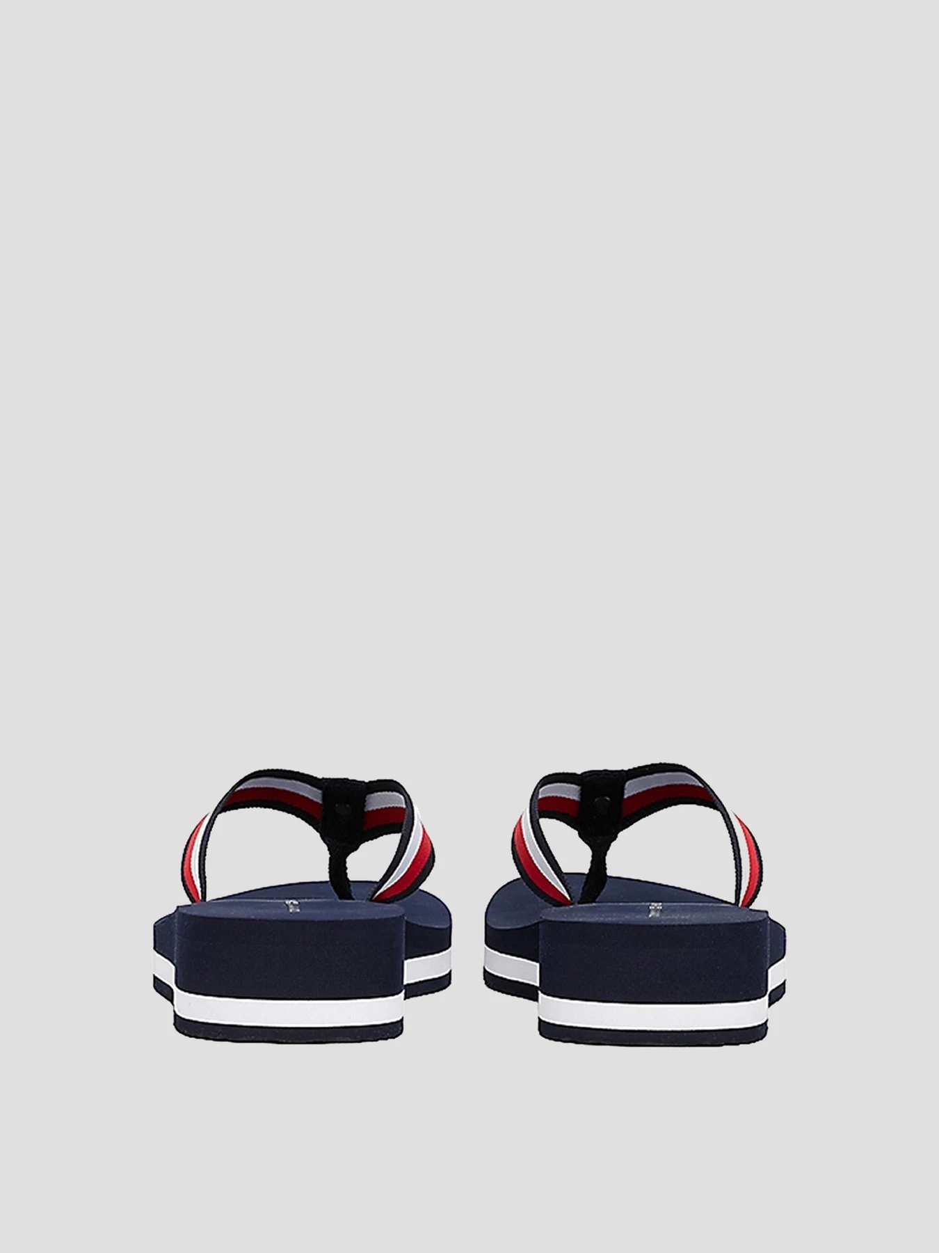 Шлёпанцы Tommy Hilfiger модель FW0FW08517-DW6 Фото