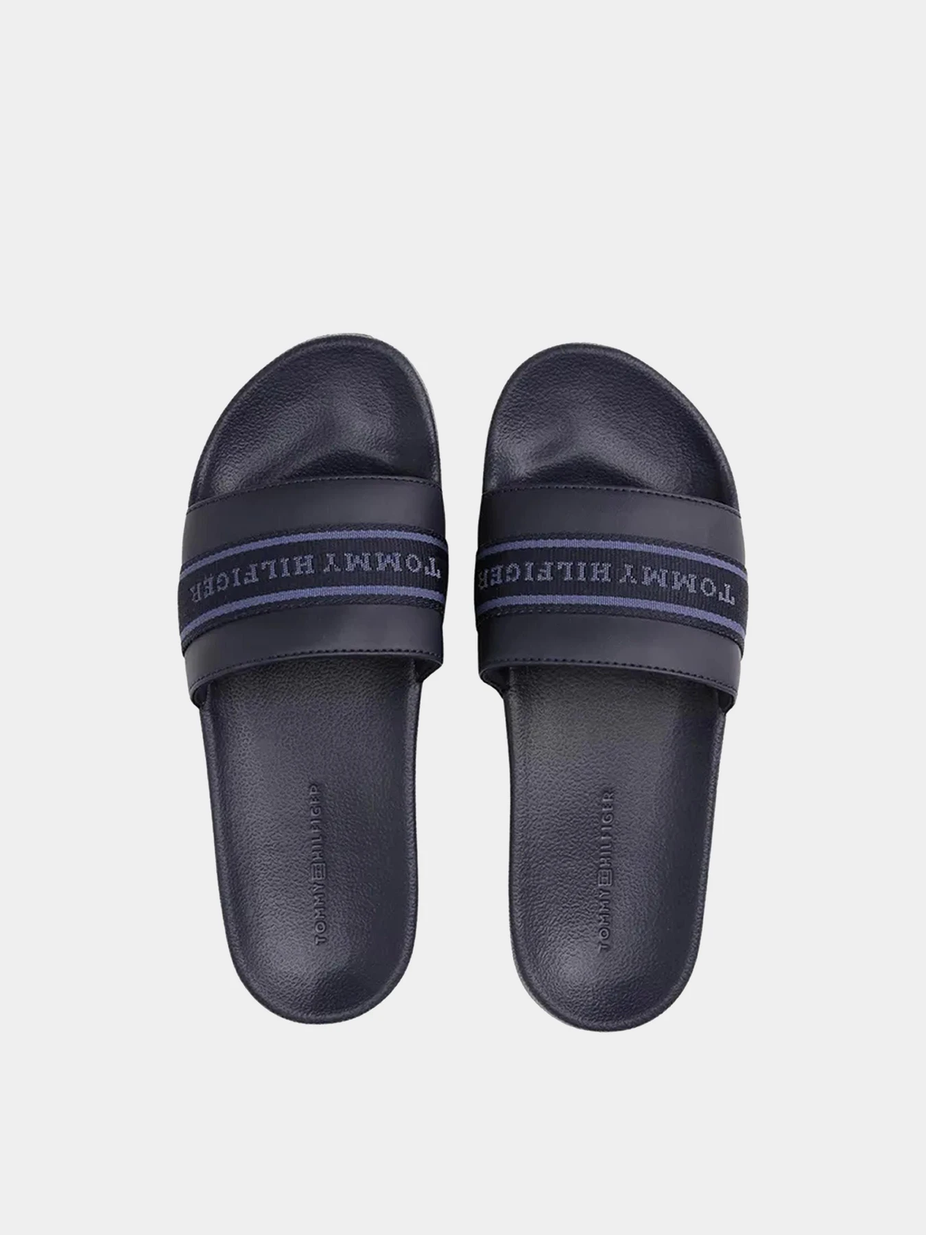 Шлёпанцы Tommy Hilfiger модель FW0FW08529-DW6 Шлёпанцы Tommy Hilfiger модель FW0FW08529-DW6 Фото