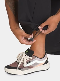 Брюки Vans модель VN000M6XBLK1 Фото