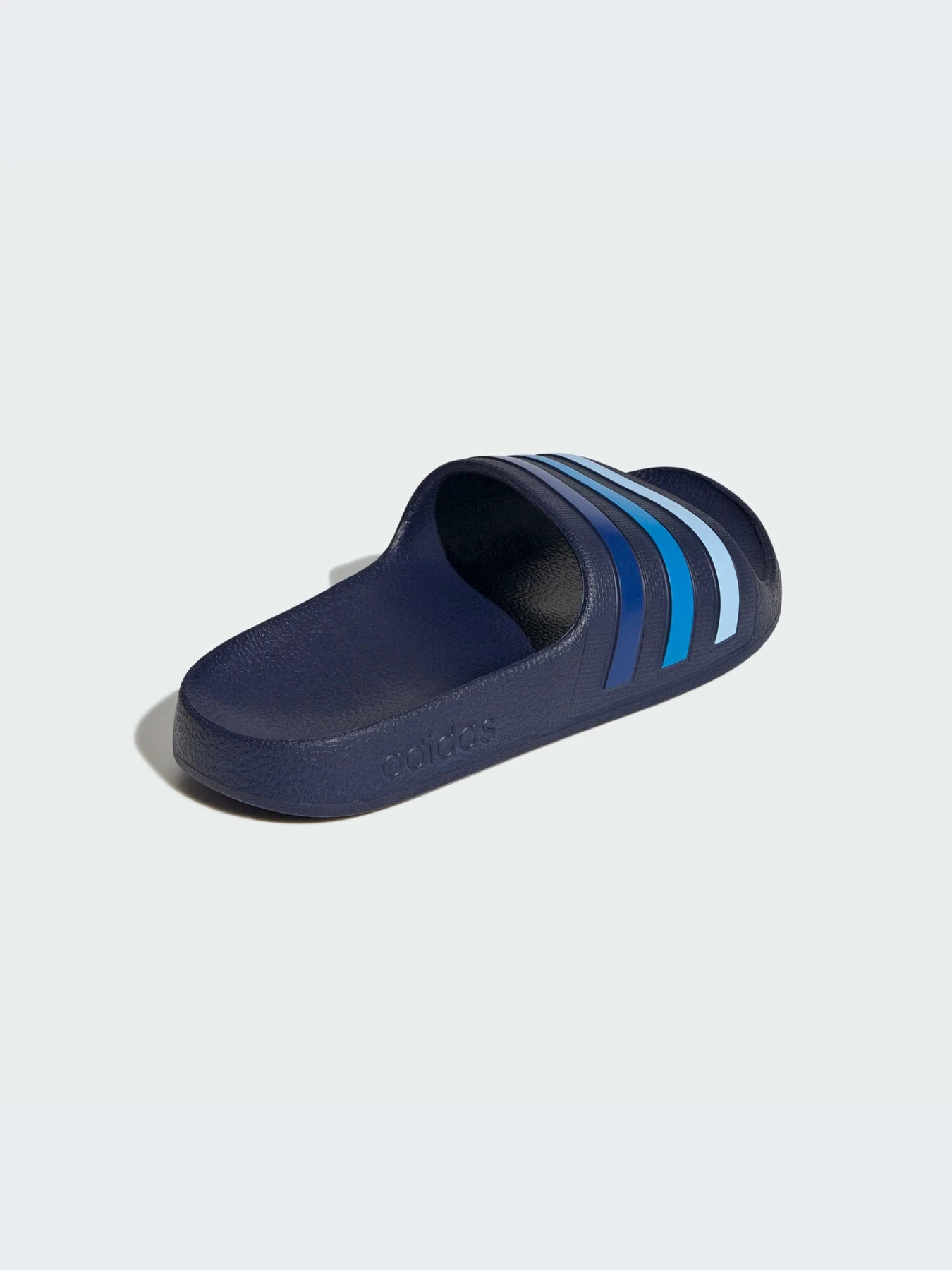 Шлёпанцы Adidas Adilette модель JP5772-KZ Шлёпанцы Adidas Adilette модель JP5772-KZ Фото