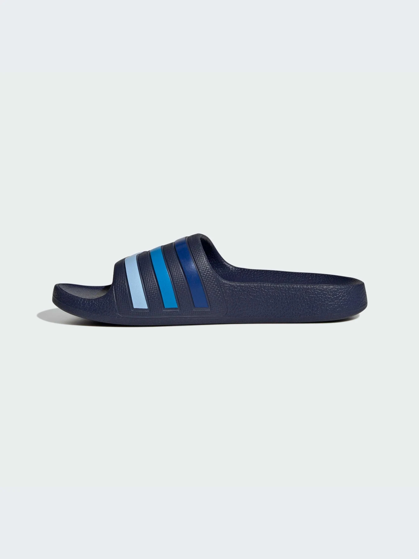 Шлёпанцы Adidas Adilette модель JP5772-KZ Шлёпанцы Adidas Adilette модель JP5772-KZ Фото