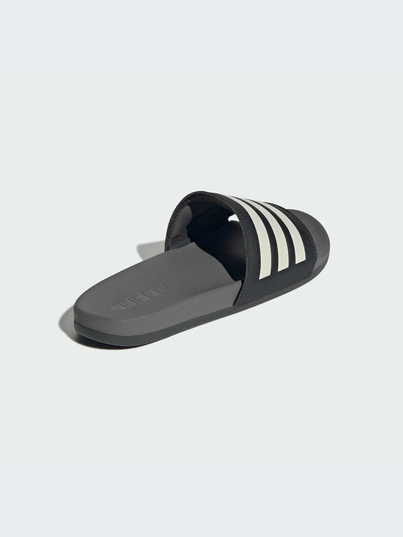 Шлёпанцы Adidas Adilette модель JP5734-KZ Шлёпанцы Adidas Adilette модель JP5734-KZ Фото