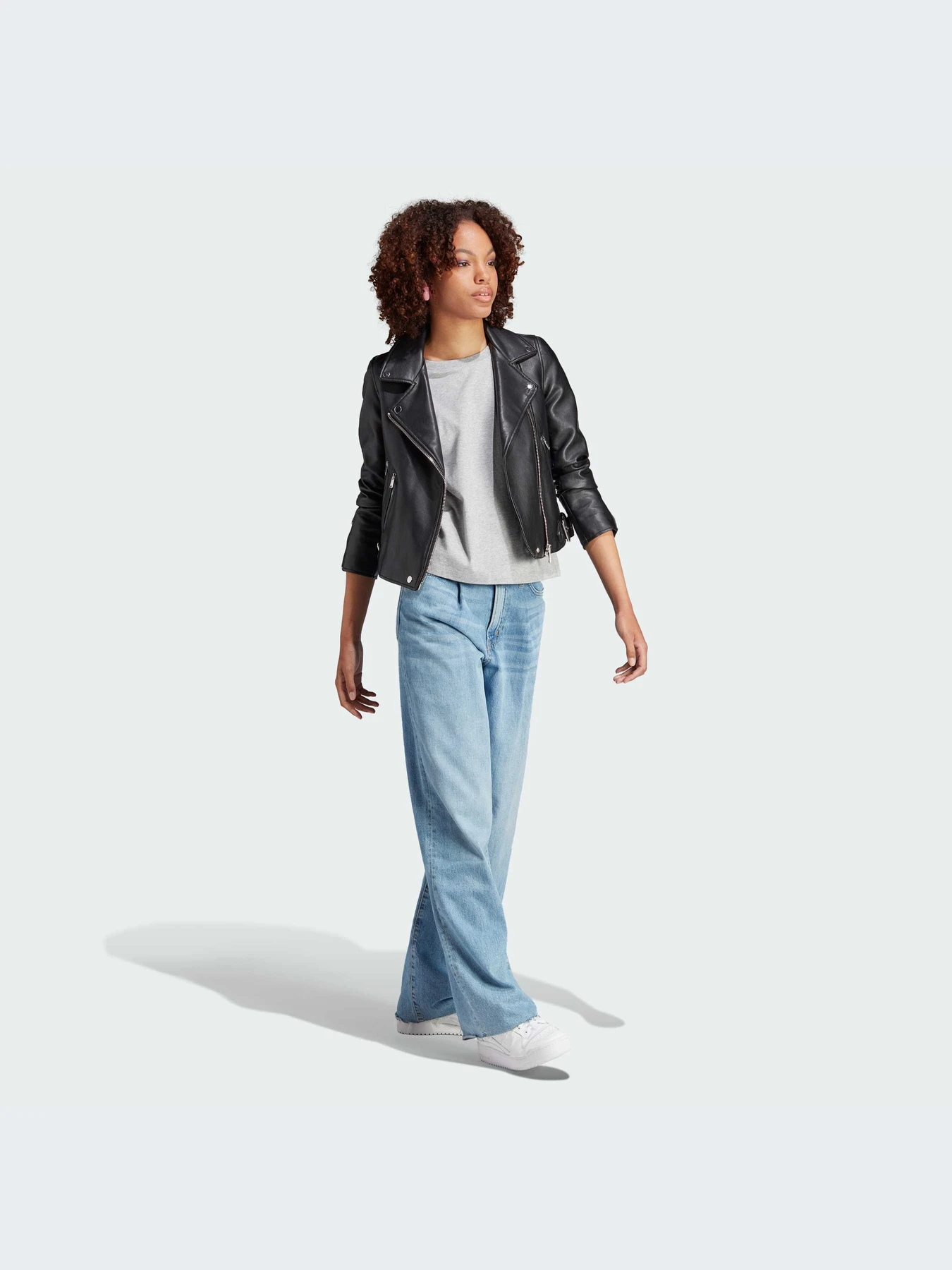 Футболки и поло Adidas Graphics модель IJ6014-KZ Футболки и поло Adidas Graphics модель IJ6014-KZ Фото