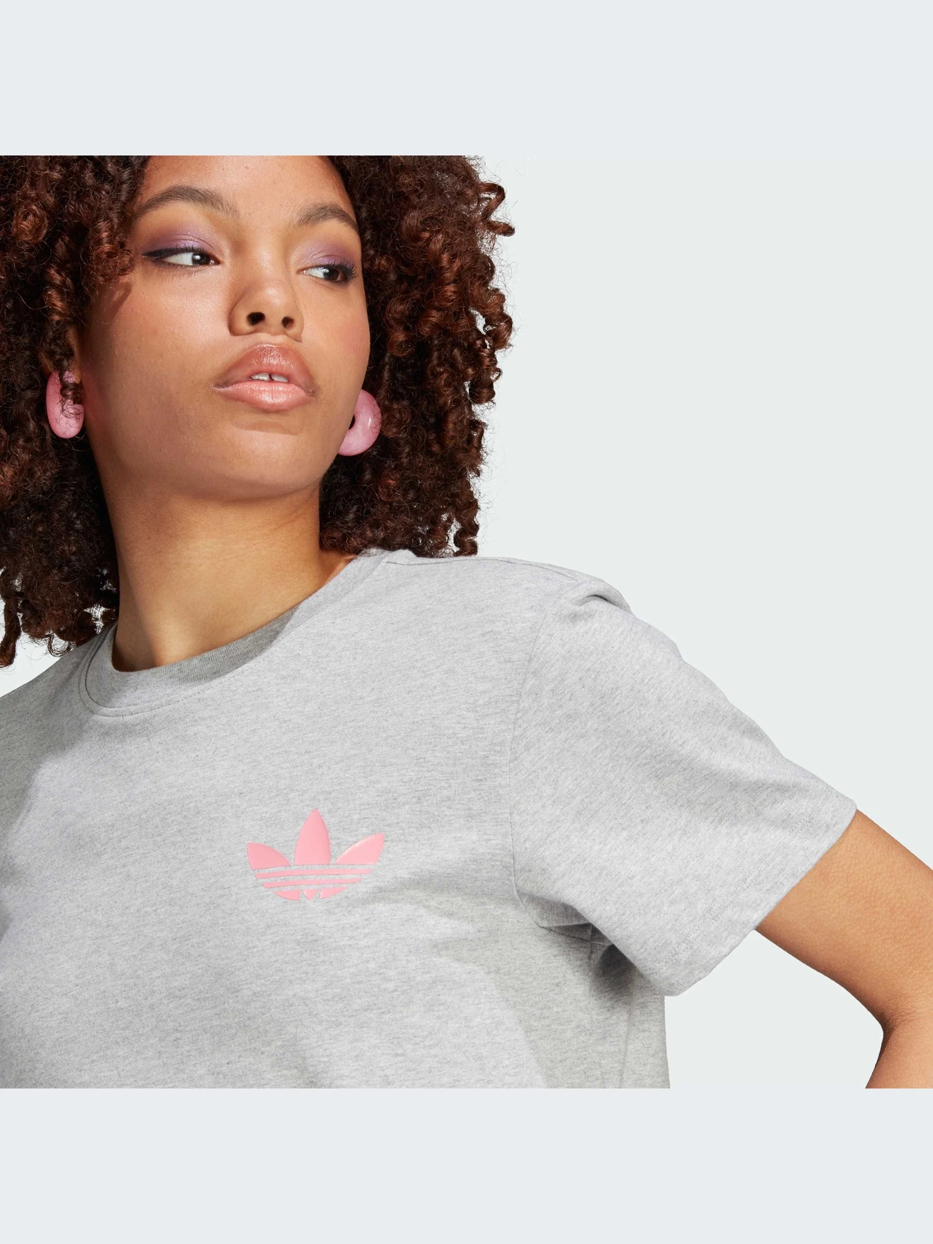 Футболки и поло Adidas Graphics модель IJ6014-KZ Футболки и поло Adidas Graphics модель IJ6014-KZ Фото