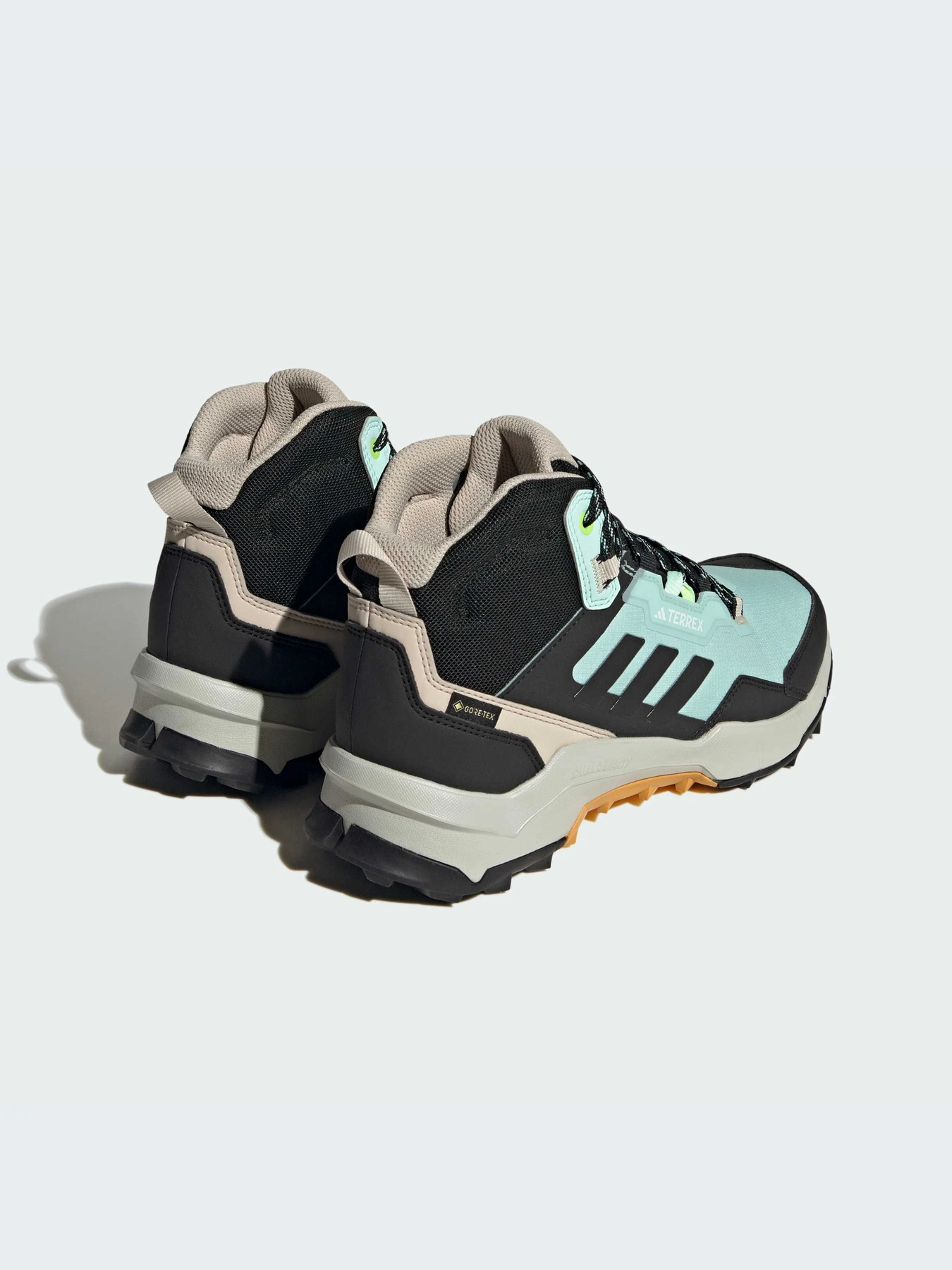 Ботинки и сапоги Adidas модель IF4850-KZ Ботинки и сапоги Adidas модель IF4850-KZ Фото