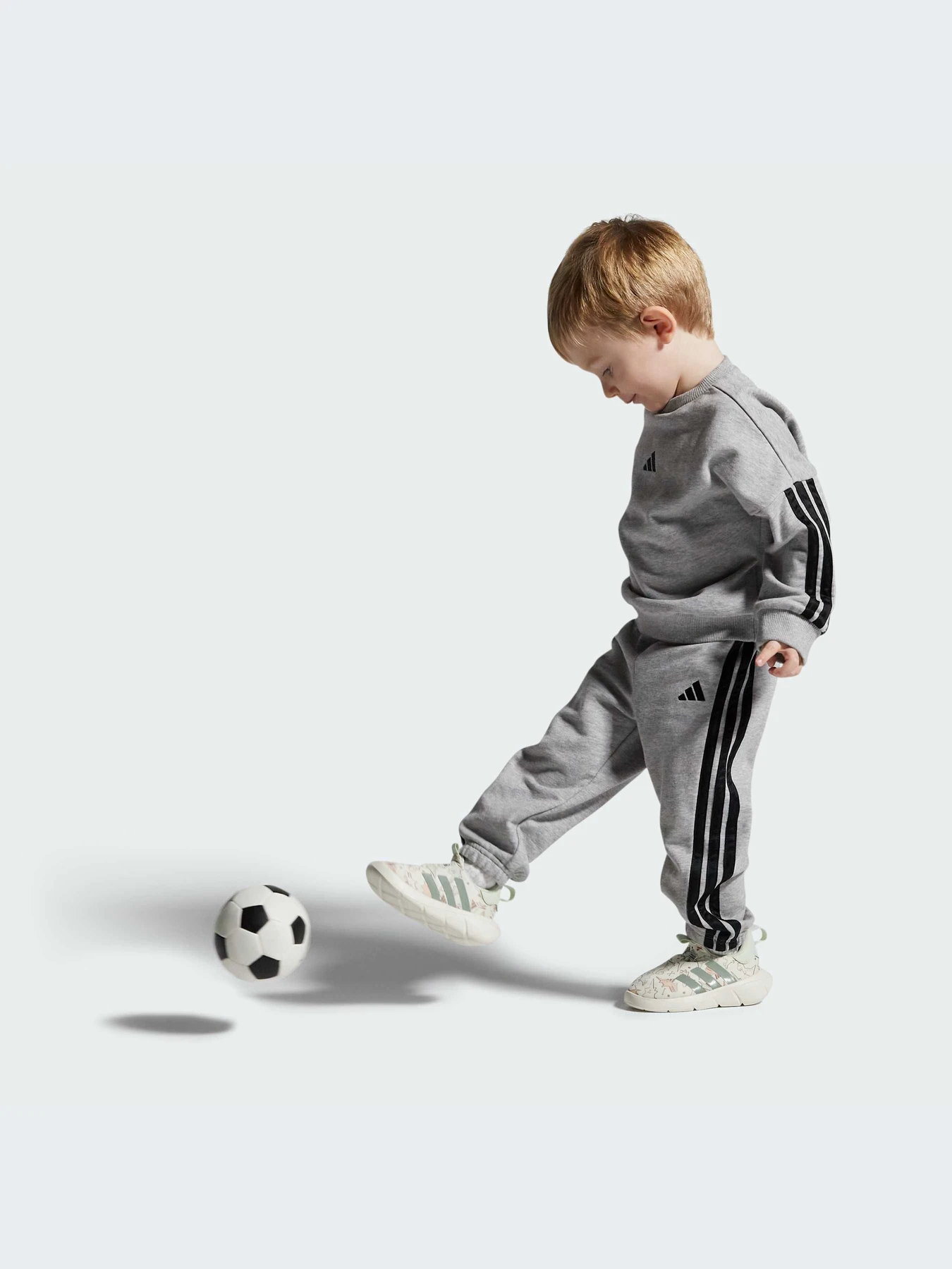 Кроссовки Adidas модель JI3895-KZ Кроссовки Adidas модель JI3895-KZ Фото