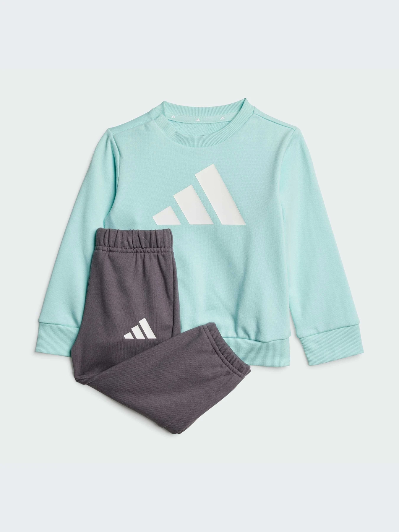 Костюмы Adidas модель JC9650-KZ Костюмы Adidas модель JC9650-KZ Фото