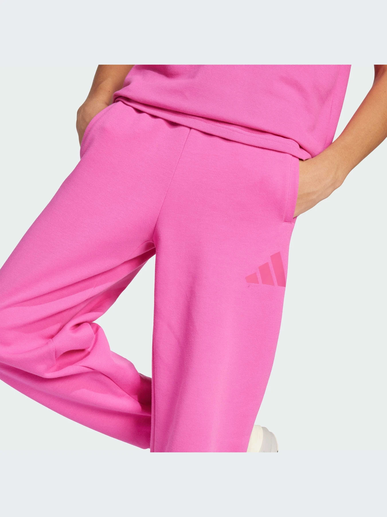 Спортивная одежда Adidas модель JD1774-KZ Спортивная одежда Adidas модель JD1774-KZ Фото