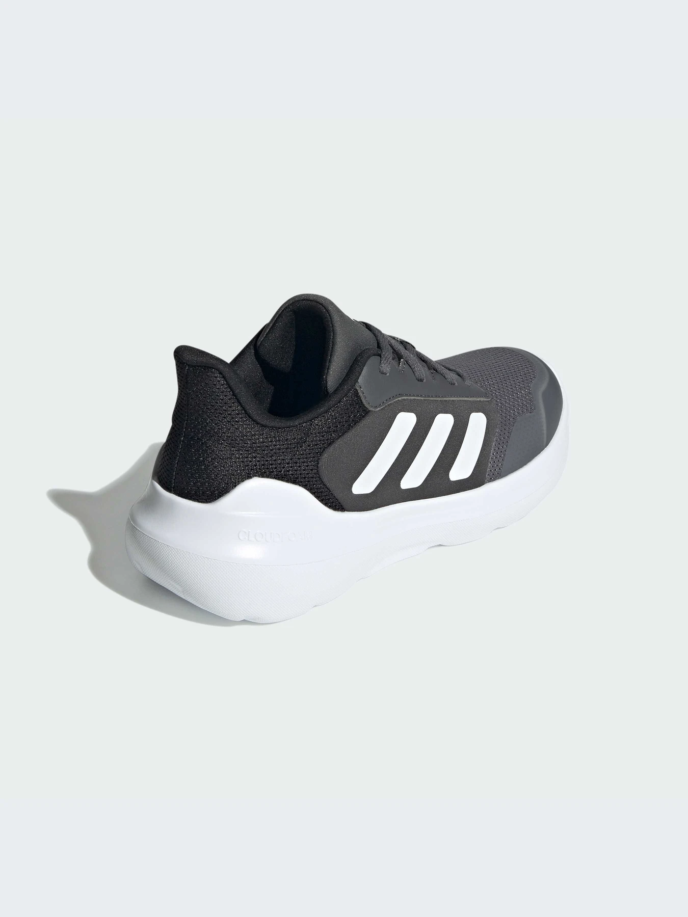 Кроссовки Adidas модель IE3545-KZ Кроссовки Adidas модель IE3545-KZ Фото