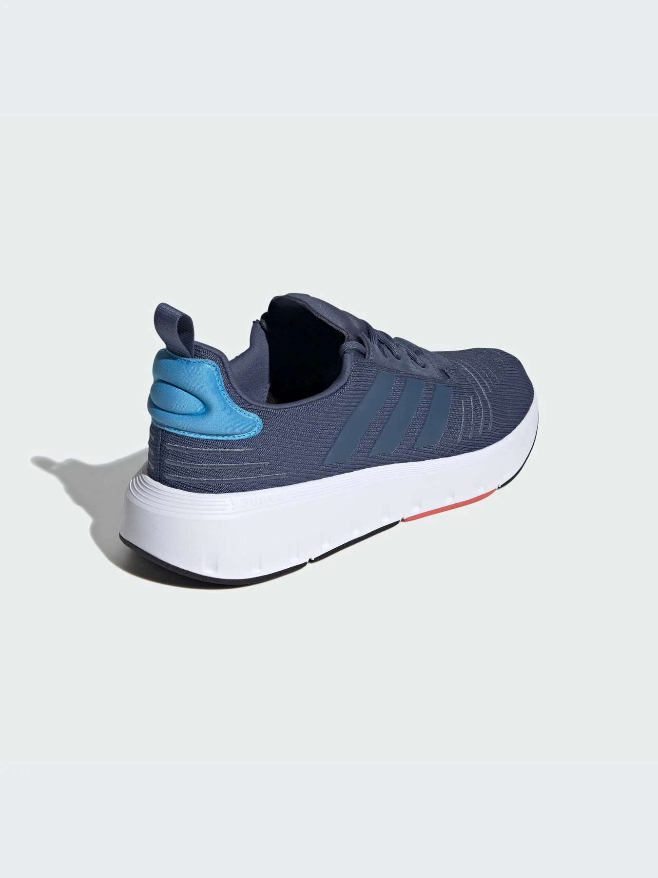Кроссовки Adidas модель ID3018-KZ Кроссовки Adidas модель ID3018-KZ Фото