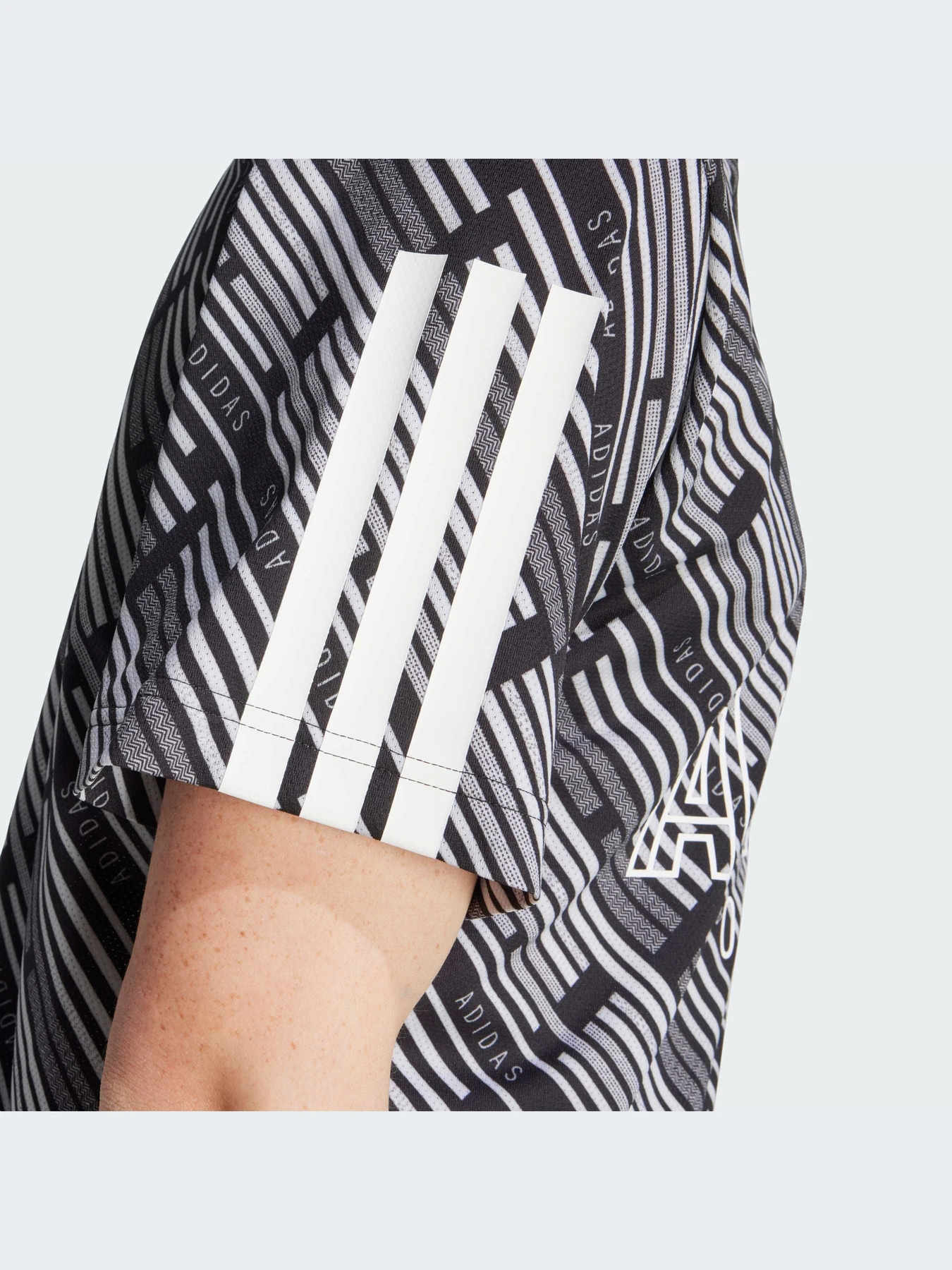 Футболки и поло Adidas Tiro модель KA3354-KZ Футболки и поло Adidas Tiro модель KA3354-KZ Фото
