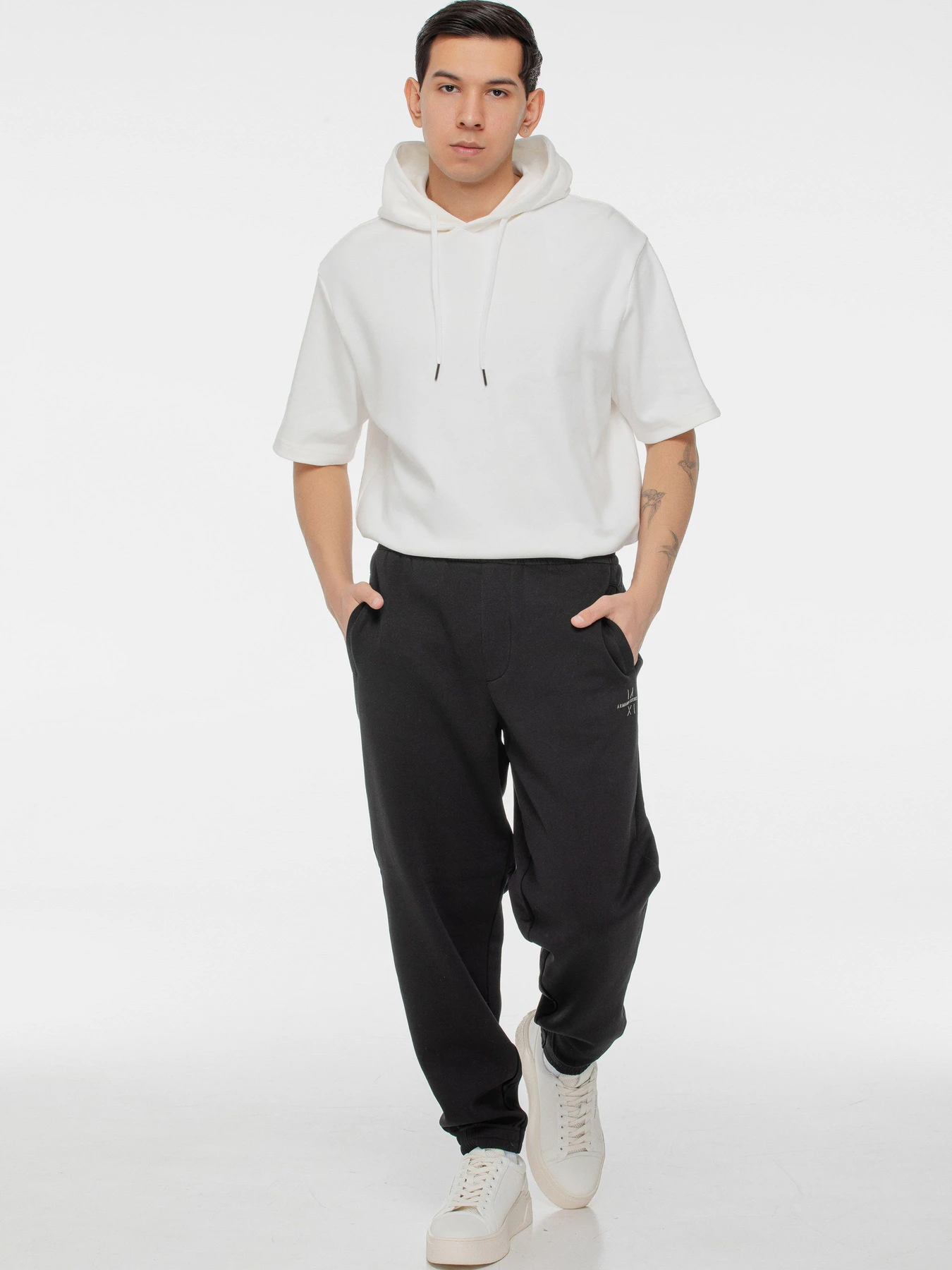 Брюки Armani Exchange модель XM000516-AF13047-MC105 Брюки Armani Exchange модель XM000516-AF13047-MC105 Фото