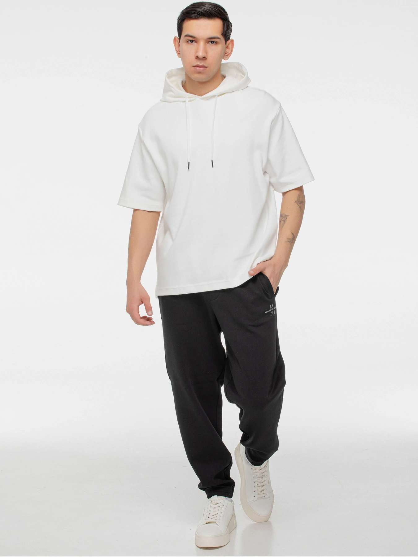 Худи и свитшоты Armani Exchange модель XM000495-AF10365-U0009 Худи и свитшоты Armani Exchange модель XM000495-AF10365-U0009 Фото
