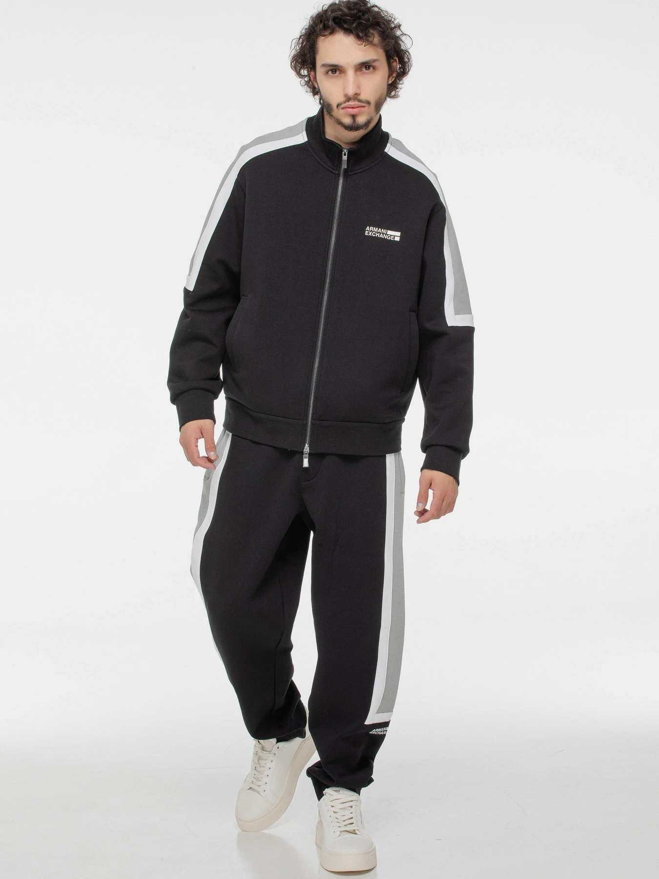 Худи и свитшоты Armani Exchange модель XM000520-AF13047-UC001 Худи и свитшоты Armani Exchange модель XM000520-AF13047-UC001 Фото