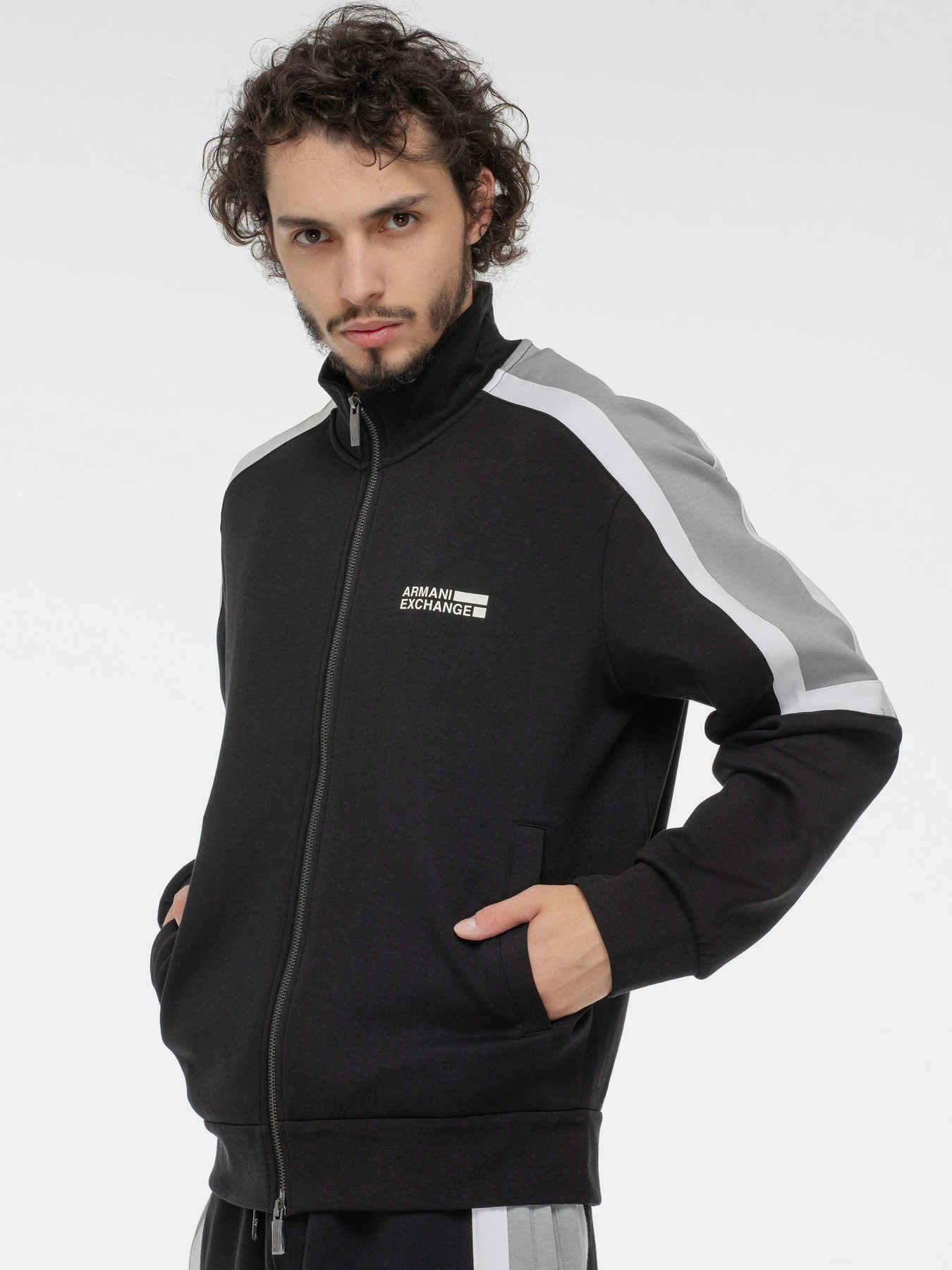 Худи и свитшоты Armani Exchange модель XM000520-AF13047-UC001 Худи и свитшоты Armani Exchange модель XM000520-AF13047-UC001 Фото
