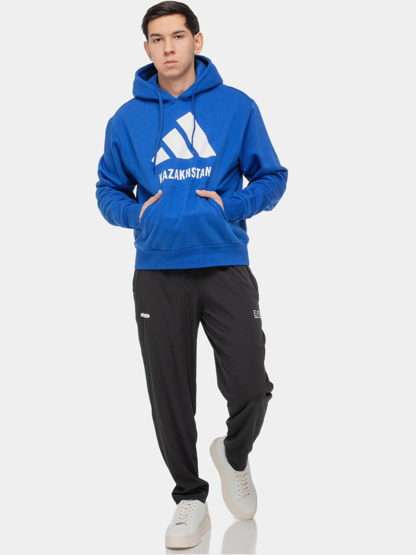 Худи и свитшоты Adidas модель JN3935 Худи и свитшоты Adidas модель JN3935 Фото