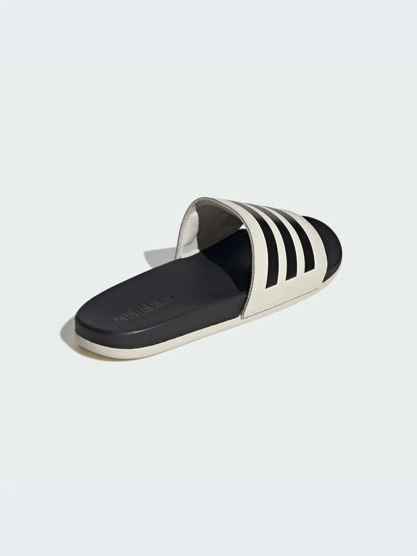 Шлёпанцы Adidas Adilette модель JP5736-KZ Шлёпанцы Adidas Adilette модель JP5736-KZ Фото