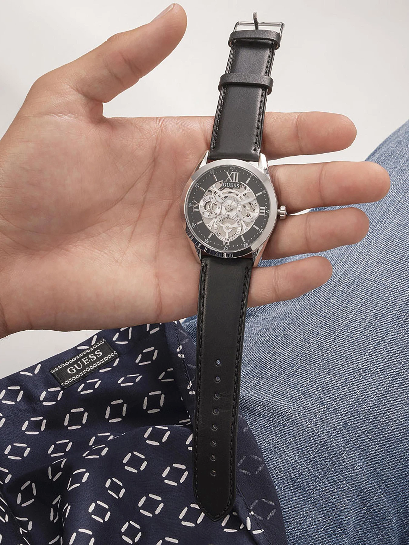 Часы GUESS модель GW0389G1 Фото