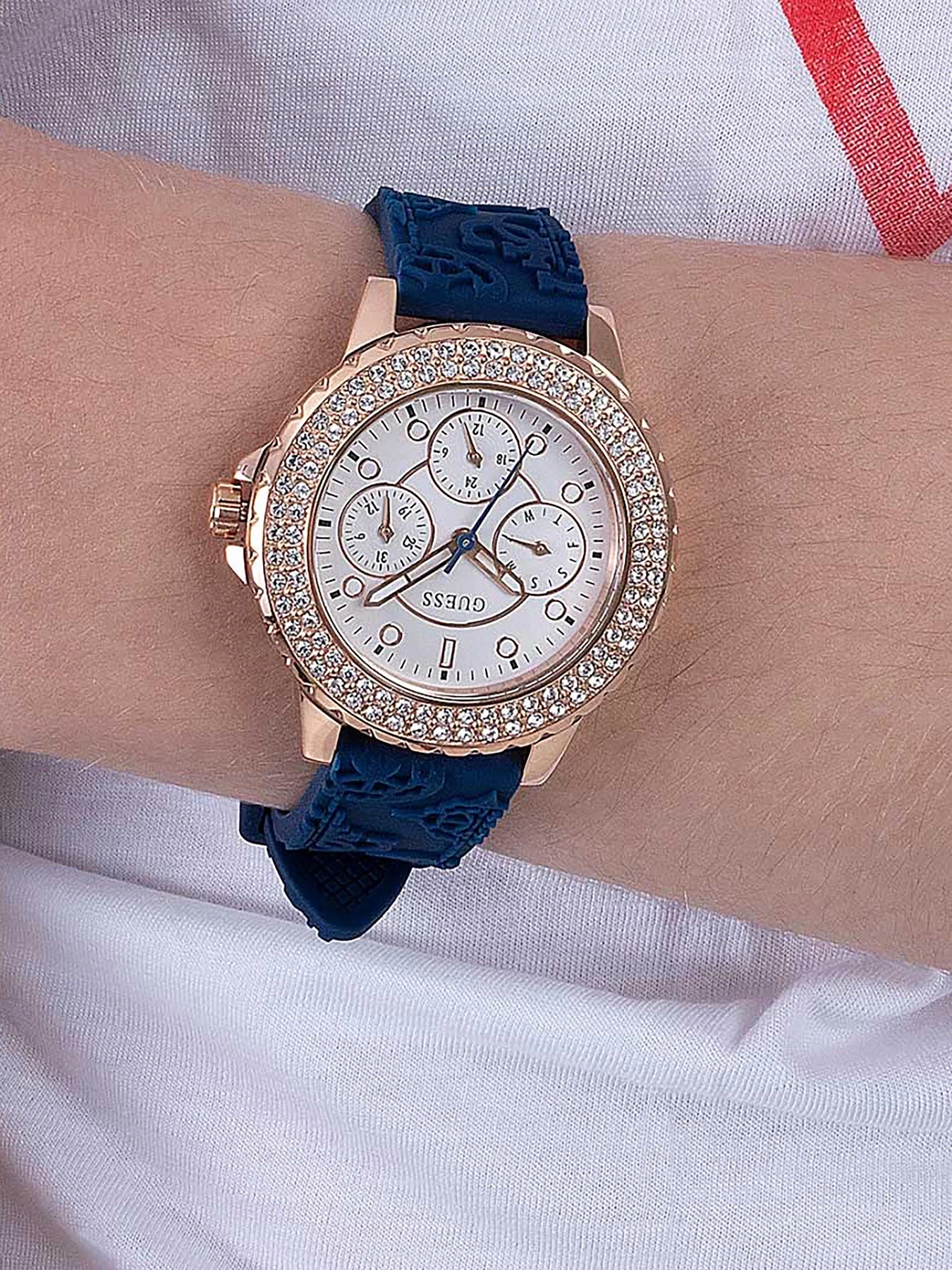 Часы GUESS модель GW0411L2 Часы GUESS модель GW0411L2 Фото