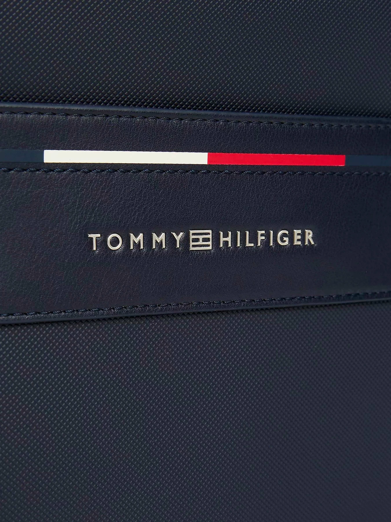 Сумки Tommy Hilfiger модель AM0AM13196-DW6 Сумки Tommy Hilfiger модель AM0AM13196-DW6 Фото
