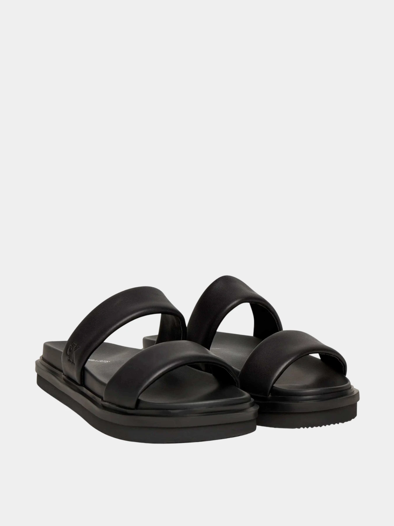 Шлёпанцы Calvin Klein модель YM0YM01226-0GJ Шлёпанцы Calvin Klein модель YM0YM01226-0GJ Фото