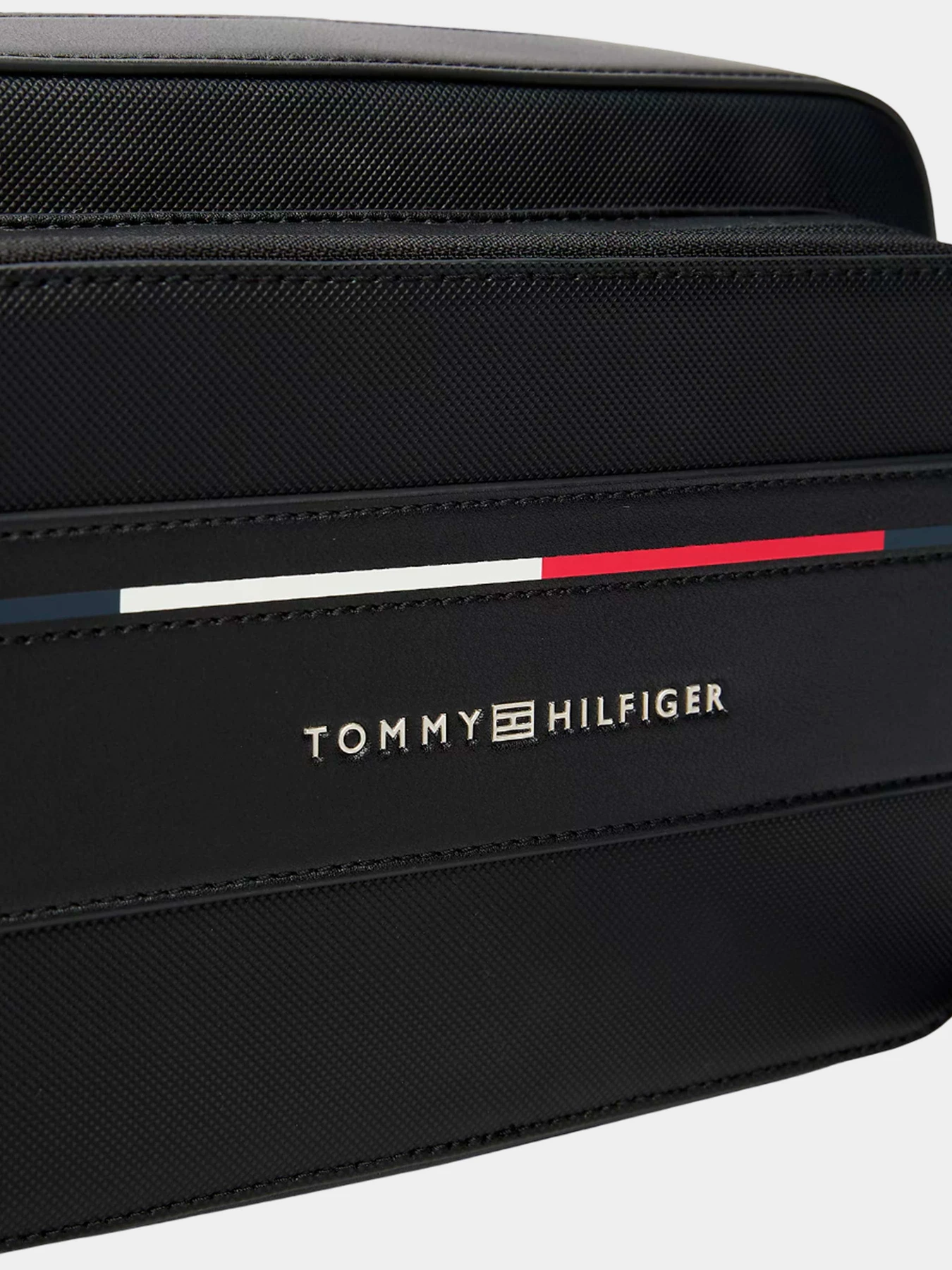 Сумки Tommy Hilfiger модель AM0AM13199-BDS Сумки Tommy Hilfiger модель AM0AM13199-BDS Фото